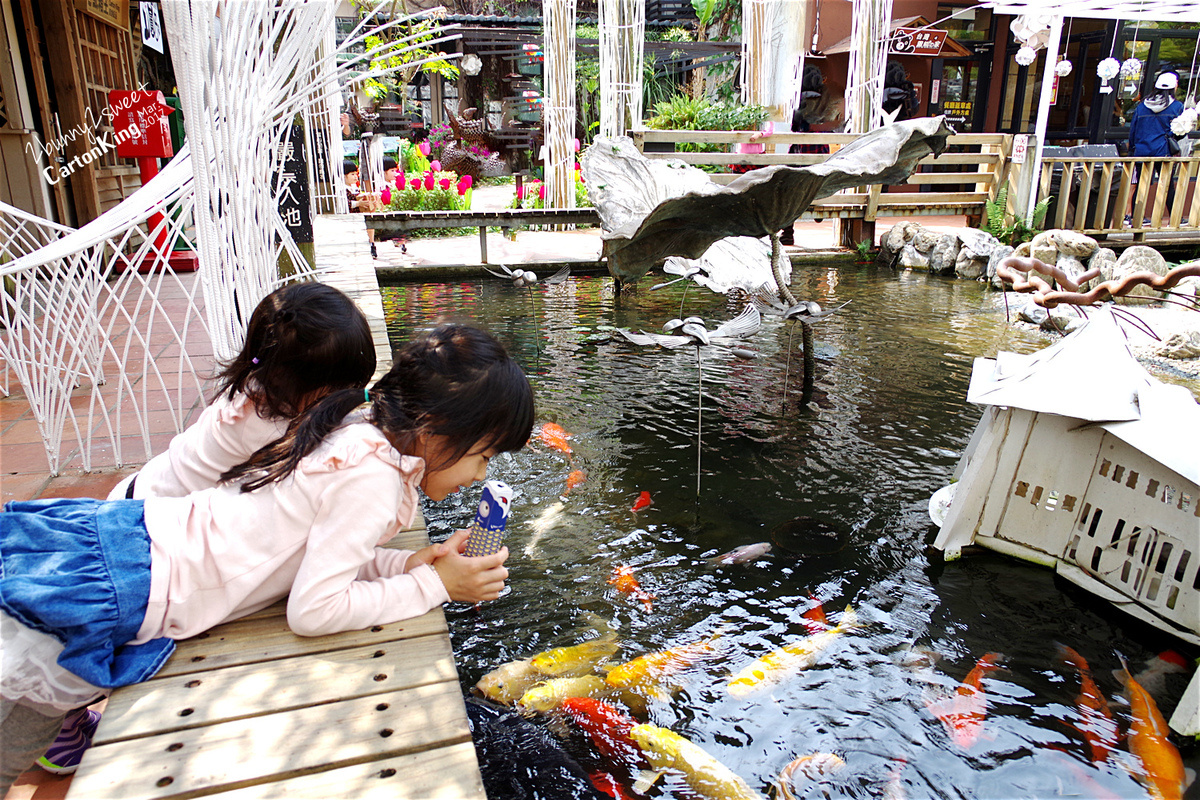 台中親子景點》大坑紙箱王創意園區～超萌紙箱動物園、浪漫好玩旋轉溜滑梯～好玩又好拍的遛小孩好去處 @兔兒毛毛姊妹花