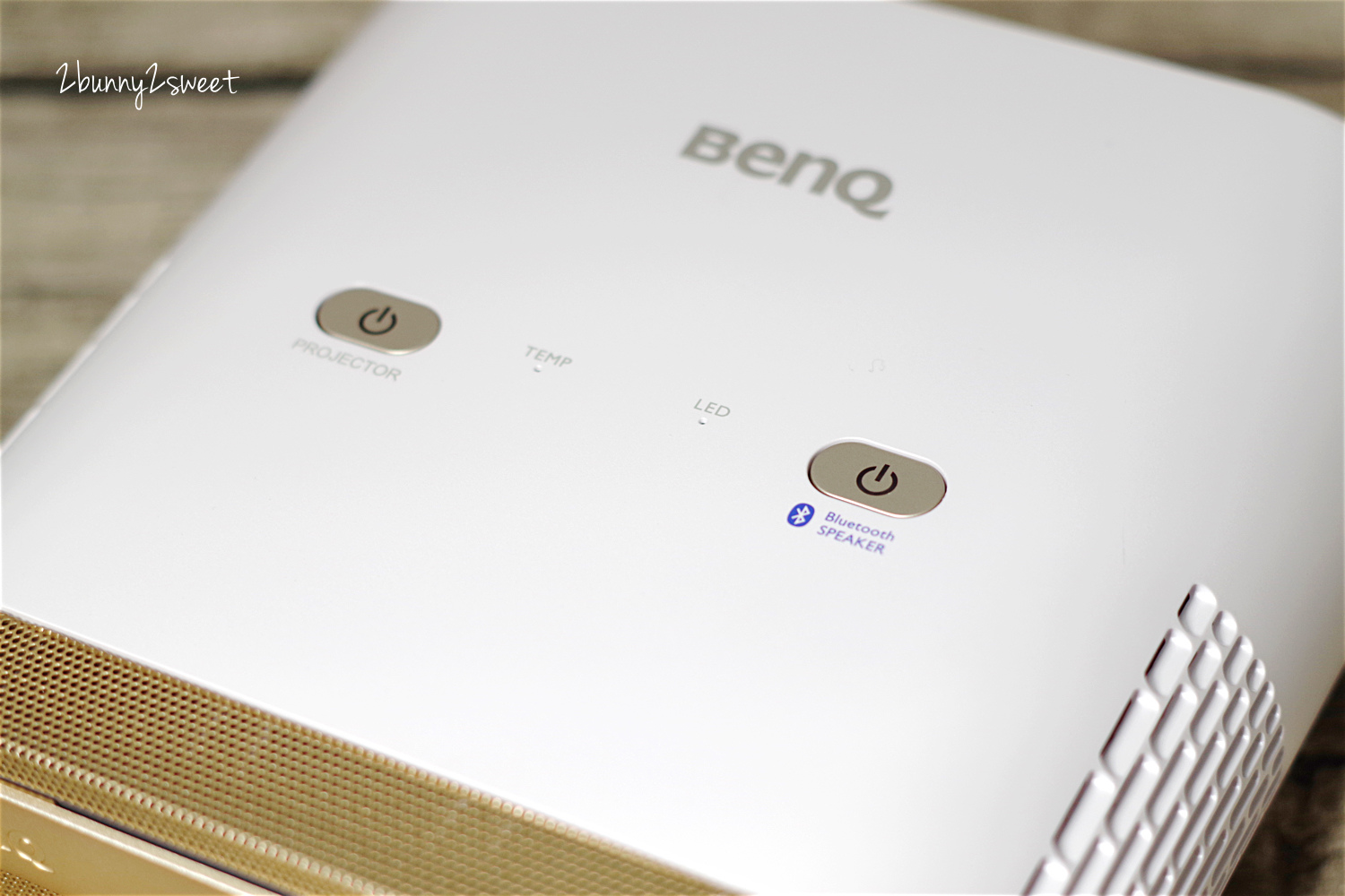 [好物。體驗] 有了 BenQ i500 LED 智慧投影機，家裡、旅館處處都是我們的親子劇院 @兔兒毛毛姊妹花