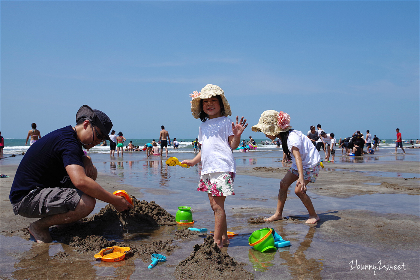 [親子遊。新北] 海灘戲沙踏浪&#038;兒童遊戲室玩耍一次滿足＝白沙灣＋伊莎貝拉海灘咖啡館 (2017 年再訪) @兔兒毛毛姊妹花