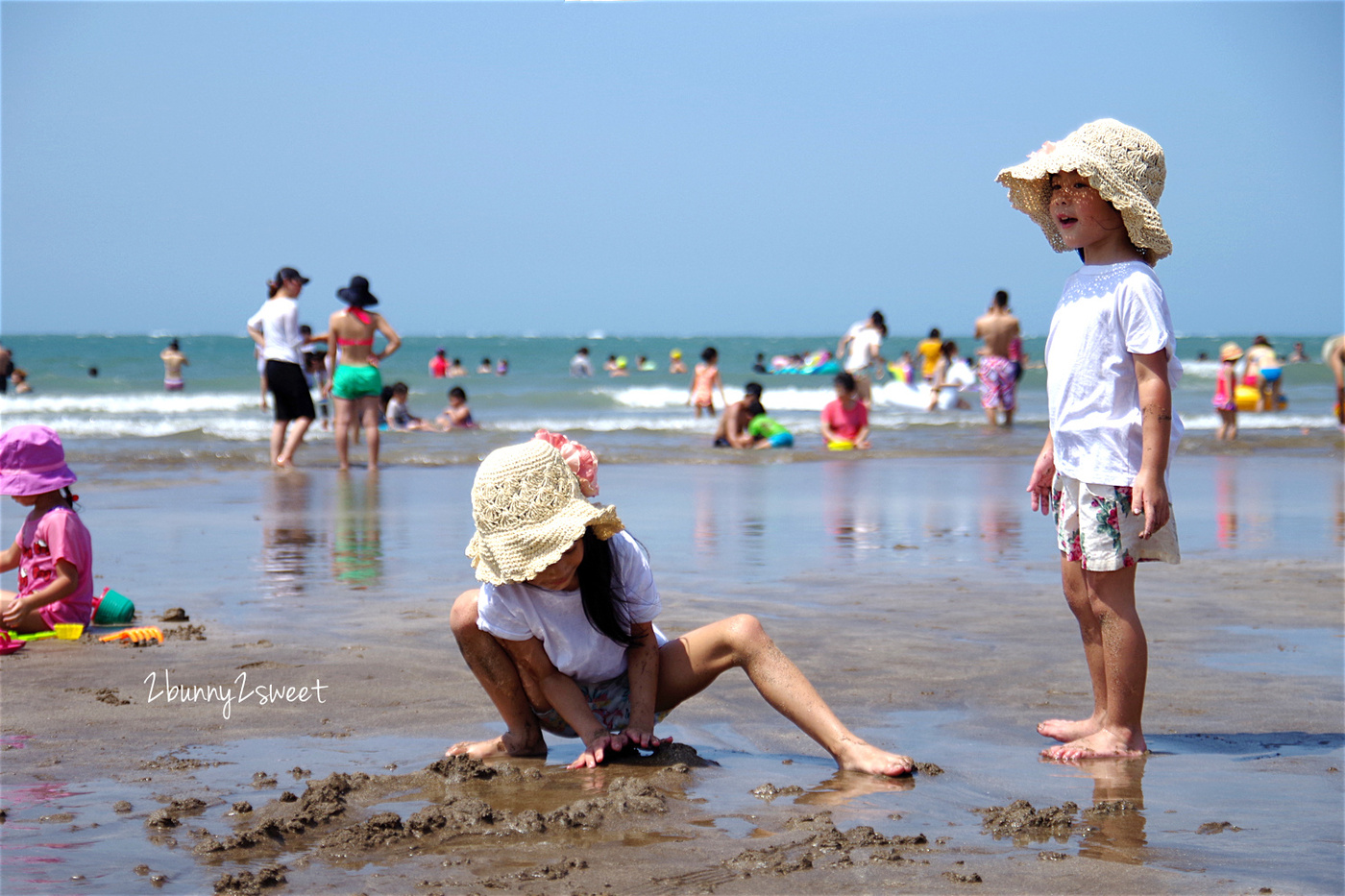 [親子遊。新北] 海灘戲沙踏浪&#038;兒童遊戲室玩耍一次滿足＝白沙灣＋伊莎貝拉海灘咖啡館 (2017 年再訪) @兔兒毛毛姊妹花