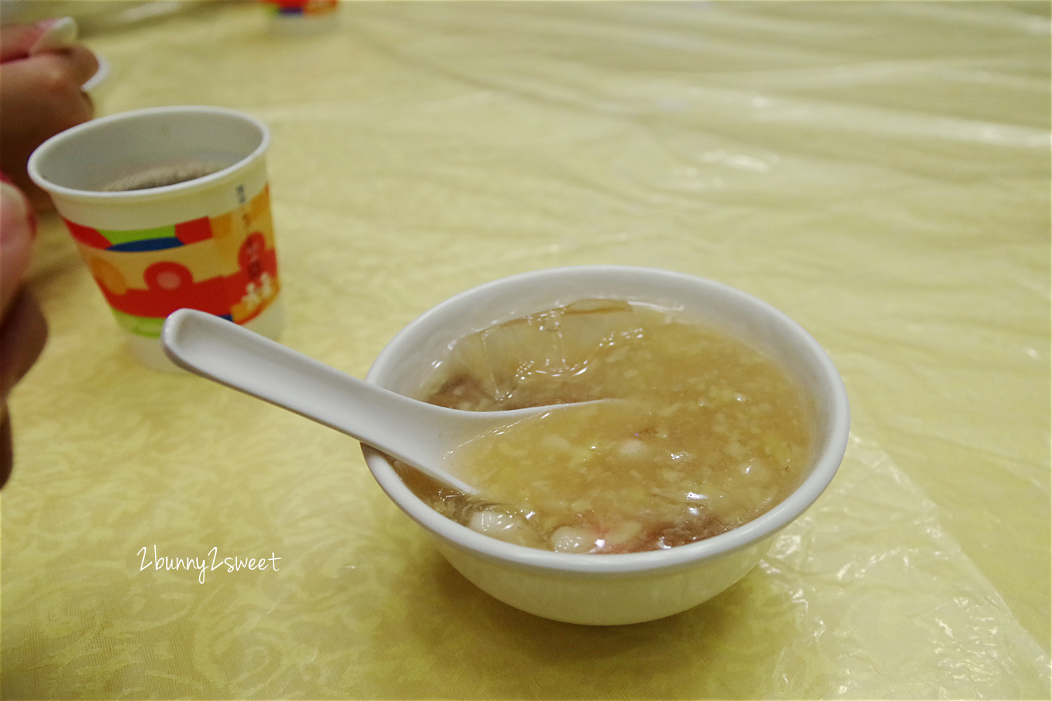 [親子景點。屏東] 夜宿海生館+觀珊望海～和魚兒共眠、享受海生館散場後的悠閒、到工作人員限定的水族箱後台探險～超難得的生態住宿體驗｜夜宿海生館行李準備攻略、海底隧道選位介紹 @兔兒毛毛姊妹花