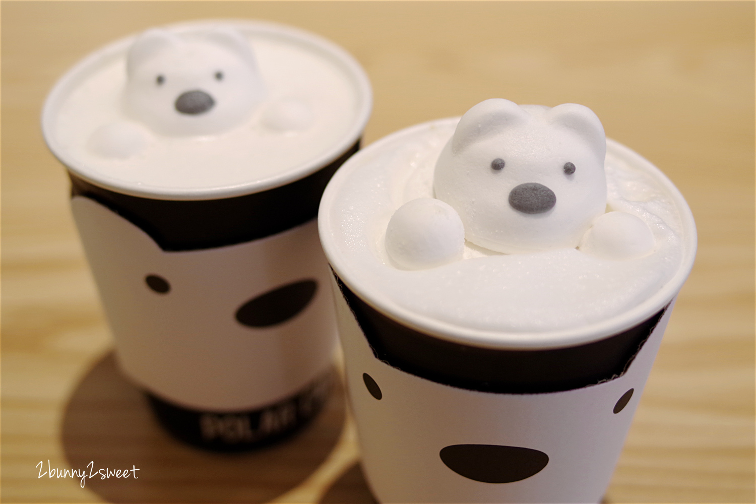 [台北。咖啡廳] POLAR CAFE ~北極熊不只躲在咖啡廳各個角落，還漂浮在飲料上～超療癒北極熊主題咖啡廳｜IG熱門咖啡廳｜民生社區 @兔兒毛毛姊妹花