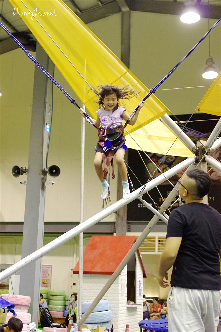 [台中。親子餐廳] 小飛親子遊樂園 x 恐龍巨無霸氣墊樂園 x Nick&#8217;s 尼可拉斯餐廳～拓展攀爬、球池滑梯、甩尾賽車一次滿足的超大空間內樂園，還有巨無霸氣墊進駐 @兔兒毛毛姊妹花