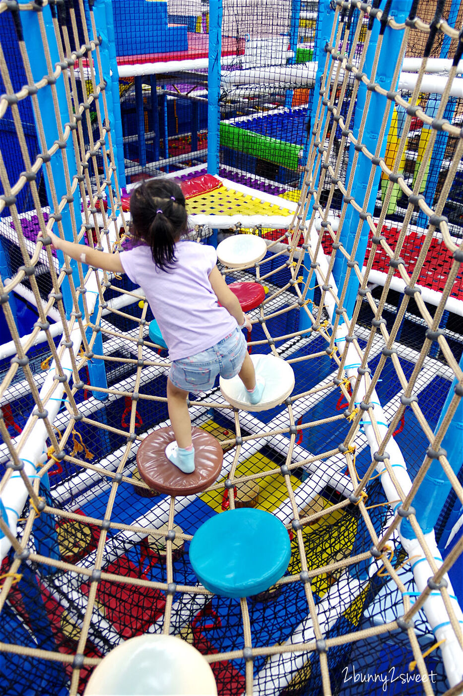 高雄爬爬客親子樂園｜高雄夢時代室內樂園 PaPark ～訓練肌力、挑戰極限、刺激好玩又超放電 @兔兒毛毛姊妹花