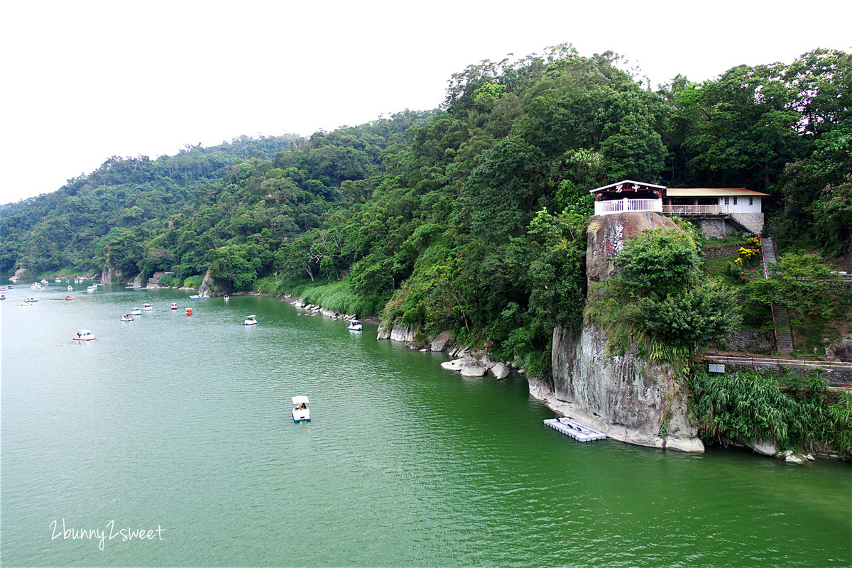 [新北。親子景點] 碧潭風景區半日遊～碧潭水灣 BALI 景觀餐廳享用異國美食 x 水岸裝置藝術拍美照 x 水鳥電動船遊湖~輕鬆愜意的親子旅遊時光｜免費景點｜IG 美照｜捷運新店站｜停車資訊 @兔兒毛毛姊妹花