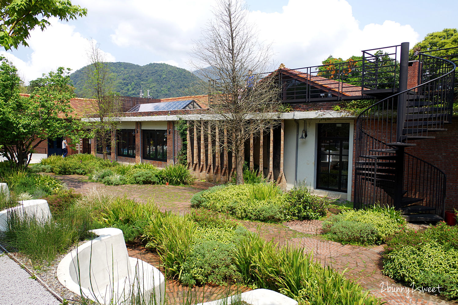 BRICK YARD 33 1/3美軍俱樂部｜陽明山老美軍俱樂部變身庭園景觀餐廳｜免費停車 @兔兒毛毛姊妹花