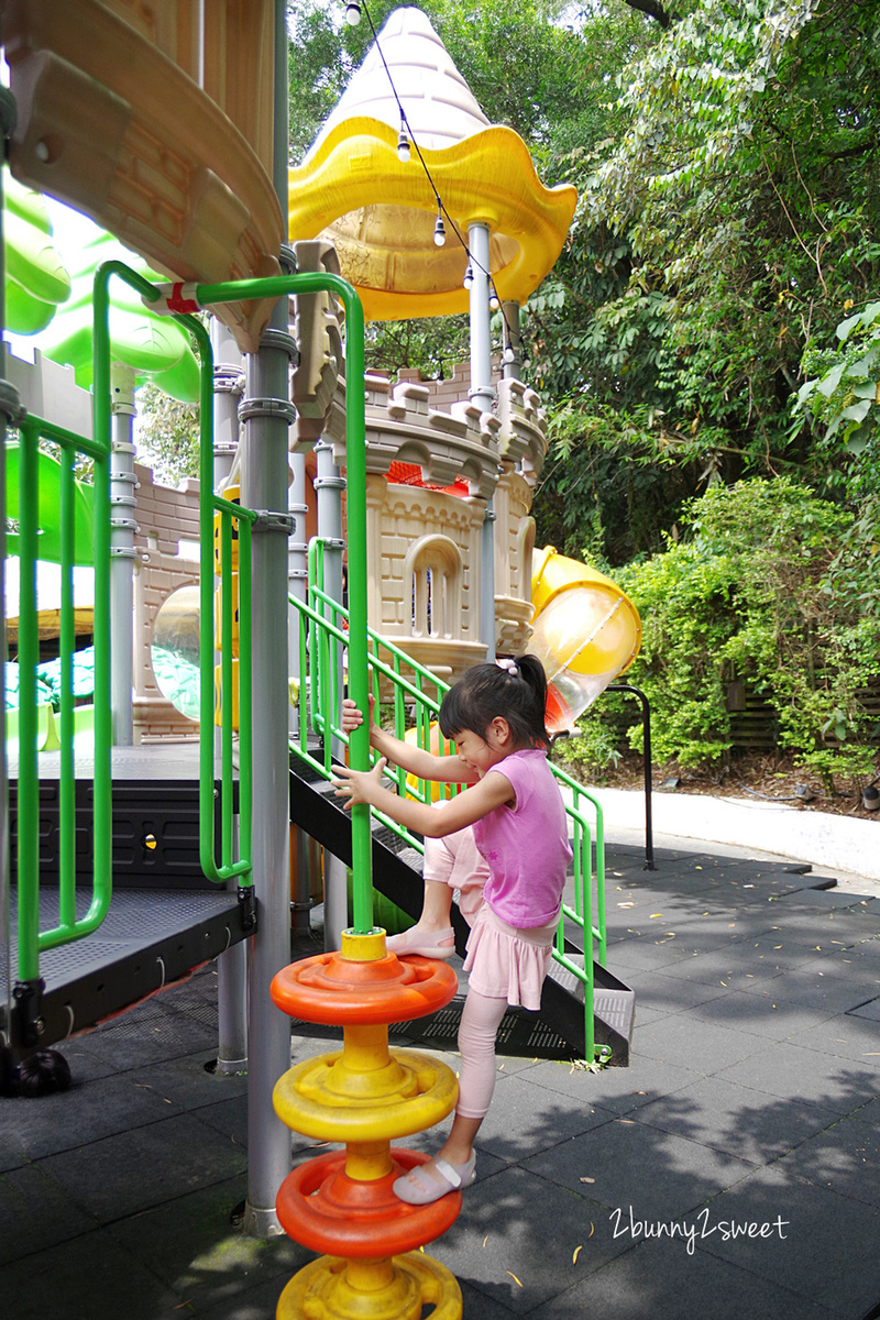 [台北。親子餐廳] 象園咖啡 Elephant garden 親子餐廳~環境清幽、餐點美味、戶外大型溜滑梯遊具超放電，對面還有大湖公園兒童遊戲區～親子悠閒半日遊的用餐好去處｜捷運文湖線美食｜捷運文德站餐廳 @兔兒毛毛姊妹花