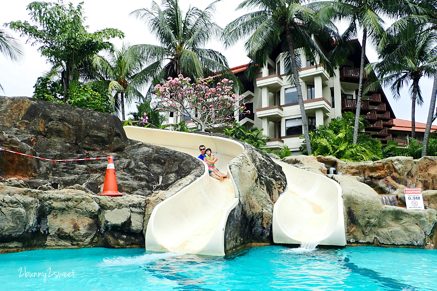 沙巴親子飯店》麥哲倫絲綢度假村 Magellan Sutera Resort～沙灘、泳池、滑水道，還有 KTV、健身房、電影院、保齡球館、兒童遊戲室～休閒設施豐富到讓你玩不完的度假村 @兔兒毛毛姊妹花