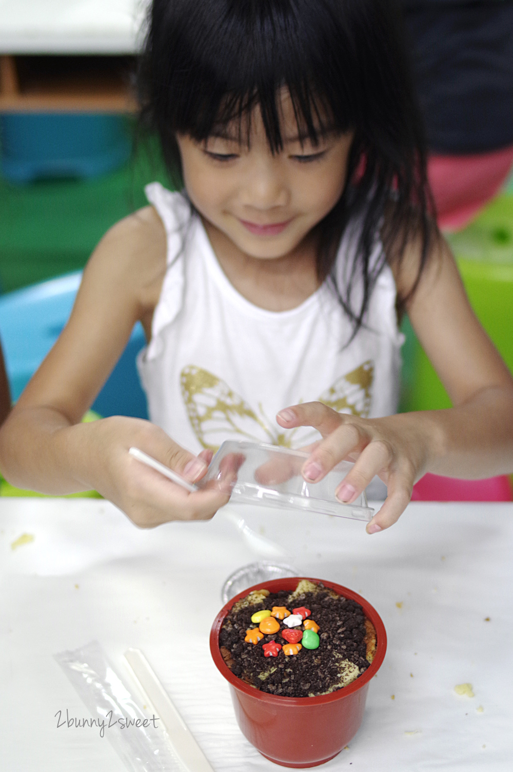 [桃園。觀光工廠] 卡司蒂菈樂園～來金格食品觀光工廠不只能參觀蛋糕餅乾生產線、手作 DIY，還有手搖船、小賽車、夜市遊戲～歡樂又好玩｜蘆竹觀光工廠｜室內景點｜雨天景點 @兔兒毛毛姊妹花