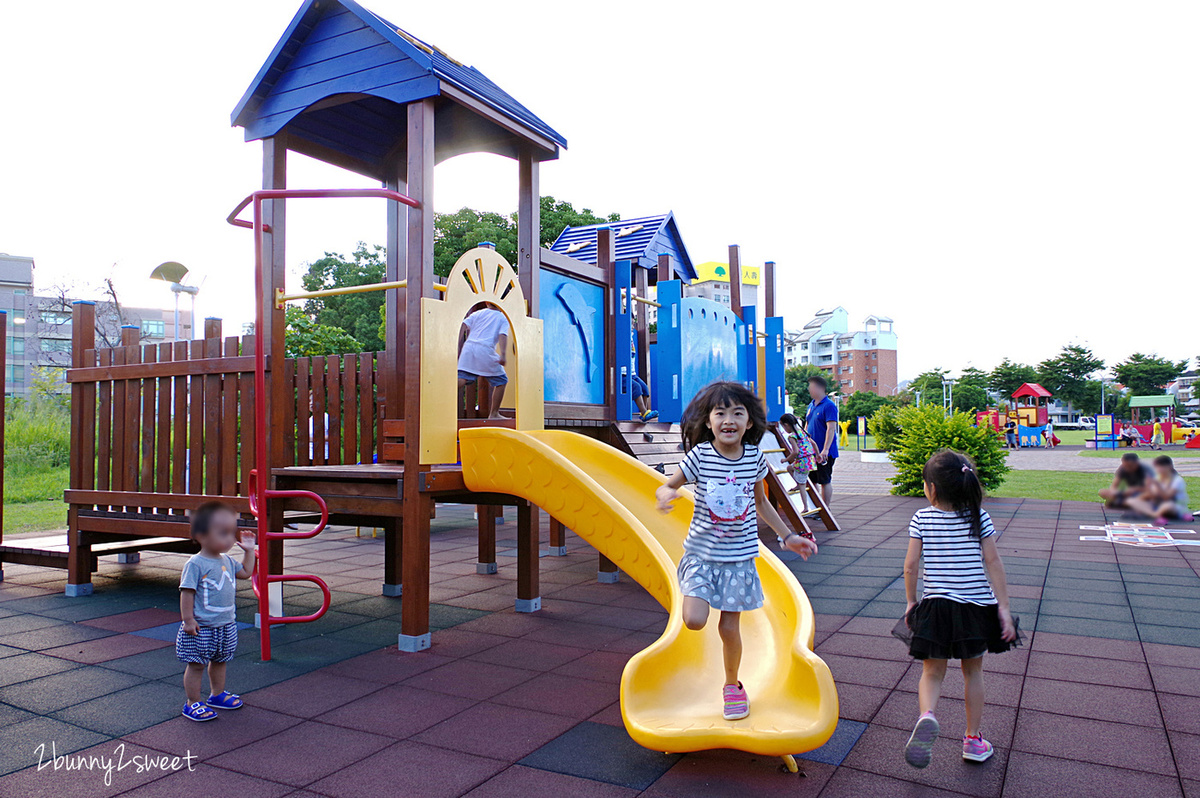 [台東。特色公園] 台東兒童公園｜生日蛋糕公園～3米高巨大生日蛋糕 x 賴馬繪本雕塑 x 分齡溜滑梯設施 x 體能挑戰攀爬區～台東美術館對面免費放風好去處｜共融式公園｜免費景點｜IG 打卡景點 @兔兒毛毛姊妹花