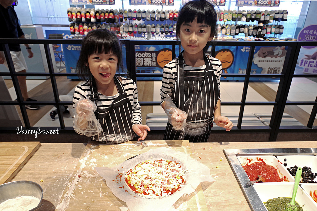 [台北。親子餐廳] 漾漾好時餐廳 GoodTimes 南港店～PIZZA 鬆餅 DIY x 小小兒童遊戲區 x 義大利料理人氣餐廳～南港 CITYLINK 適合全家聚餐的好地方｜台北美食｜南港餐廳｜捷運南港站 @兔兒毛毛姊妹花