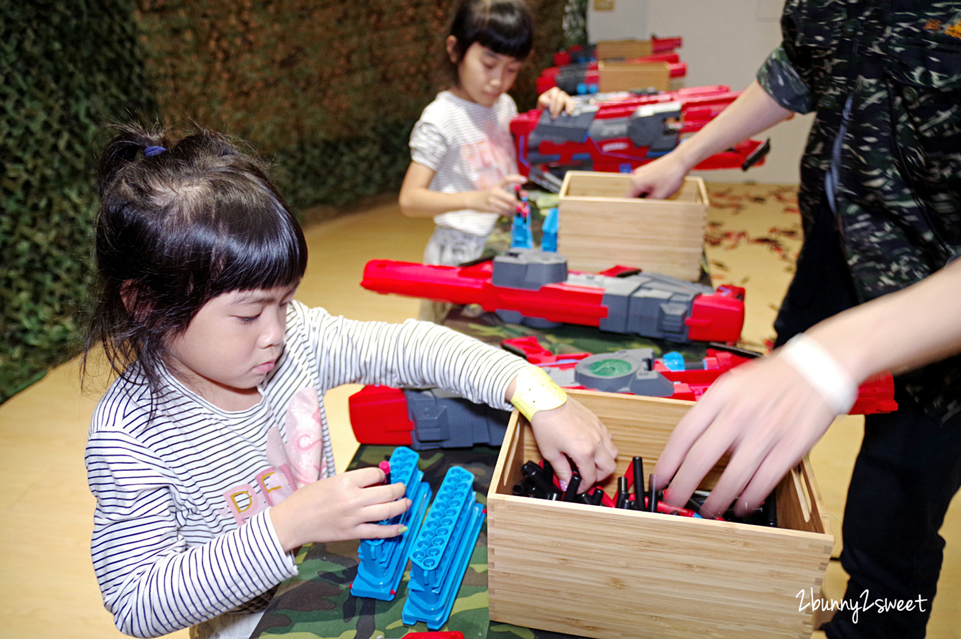 宜蘭親子景點》邱比準 Cupishoot 亞洲首座射擊博物館~憤怒鳥、空氣砲、連發槍、投籃機&#8230;十大射擊遊戲挑戰你的準度~宜蘭冬山雨天景點｜室內景點 @兔兒毛毛姊妹花