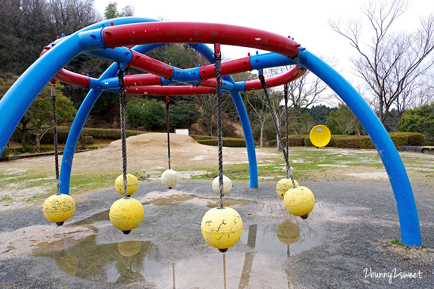 福岡親子景點【夜須高原紀念の森】九州超狂恐龍溜滑梯公園，免費玩還免費停車 @兔兒毛毛姊妹花