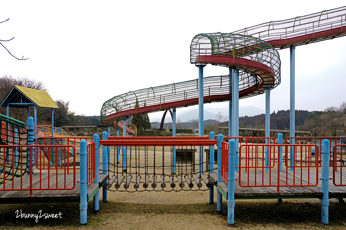 福岡親子景點【夜須高原紀念の森】九州超狂恐龍溜滑梯公園，免費玩還免費停車 @兔兒毛毛姊妹花