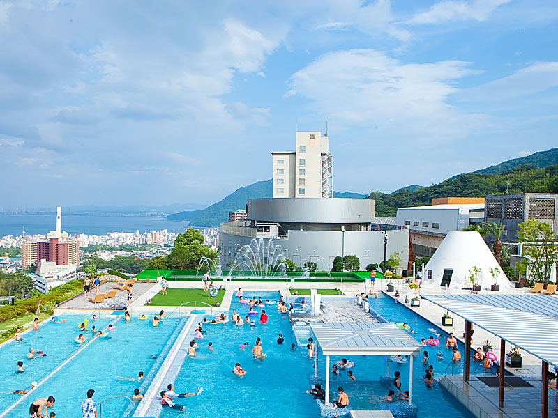 [九州｜大分。親子住宿] 別府温泉の宿泊 杉乃井大飯店 Suginoi Hotel～絕景露天棚湯 x 聲光噴泉泳池 x 豐富休閒設施 x 豐盛異國美食 x 好逛美味市場 x 寬敞和洋客房～大分別府吃喝玩樂一次滿足的親子溫泉度假飯店 @兔兒毛毛姊妹花