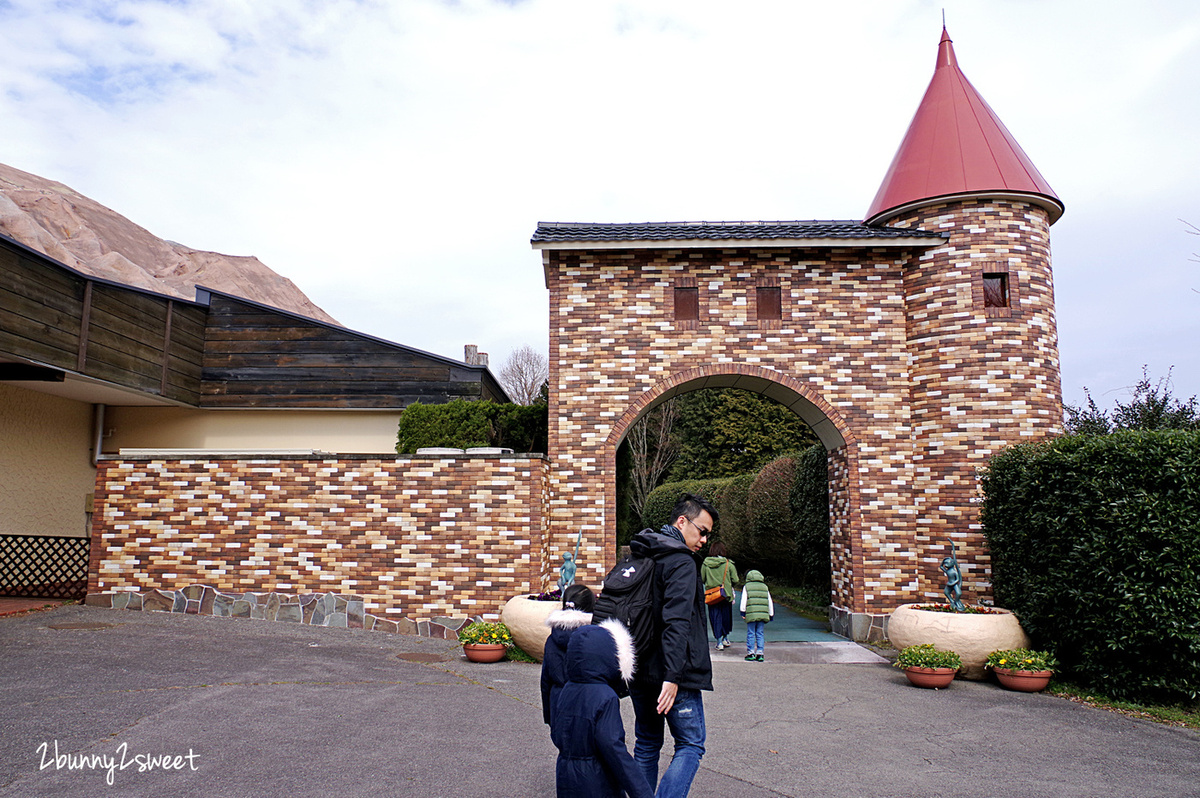 九州親子景點》九州自然野生動物園 African Safari～搭乘叢林巴士近距離餵獅子、看長頸鹿、餵大象，還有可愛動物可以互動 @兔兒毛毛姊妹花