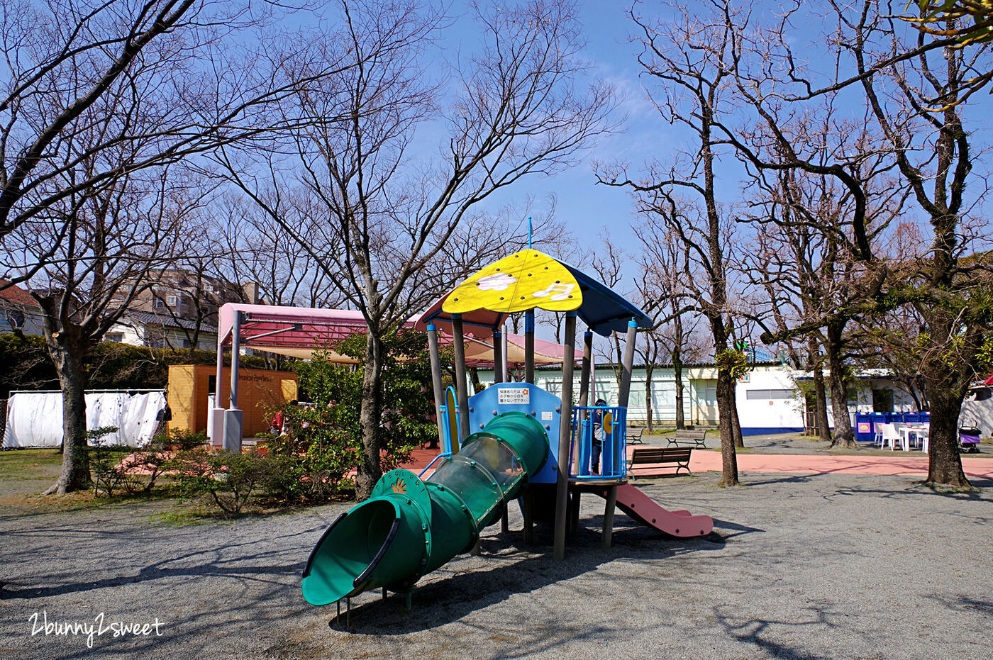 [九州｜福岡。親子景點] 香椎花園 森林家族樂園～走進放大版森林家族世界，和森林小動物們一起遊戲、野餐、合照!! 還有 20 多種遊樂設施、室內外遊樂場、主題餐廳和漂亮的花園～九州福岡遛小孩好去處 @兔兒毛毛姊妹花