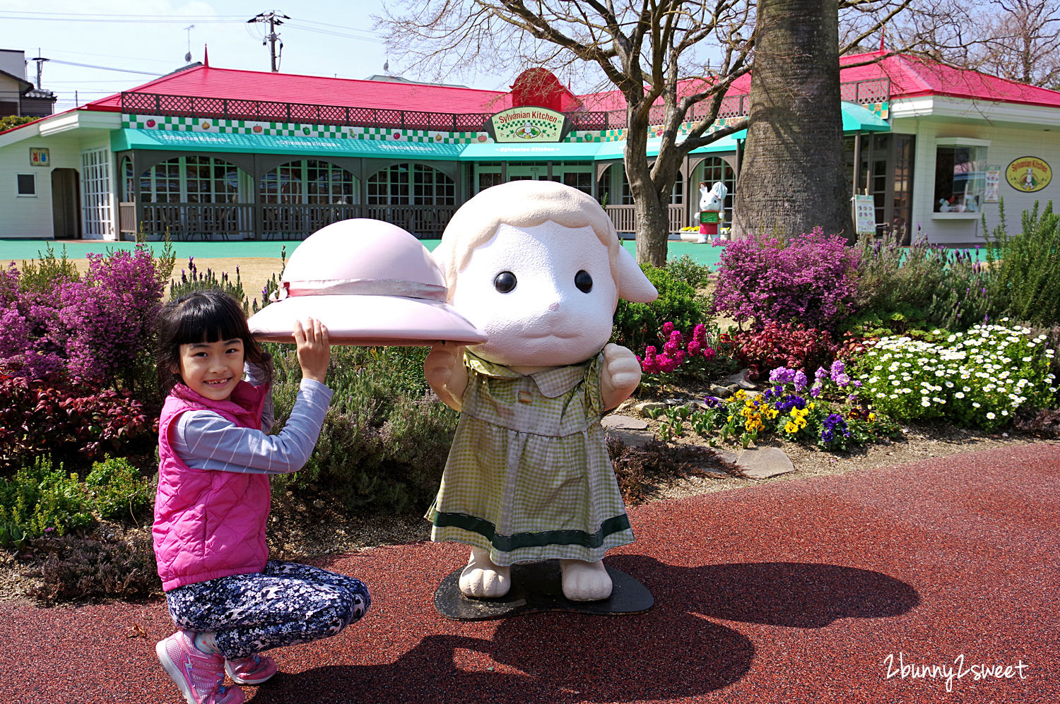 [九州｜福岡。親子景點] 香椎花園 森林家族樂園～走進放大版森林家族世界，和森林小動物們一起遊戲、野餐、合照!! 還有 20 多種遊樂設施、室內外遊樂場、主題餐廳和漂亮的花園～九州福岡遛小孩好去處 @兔兒毛毛姊妹花