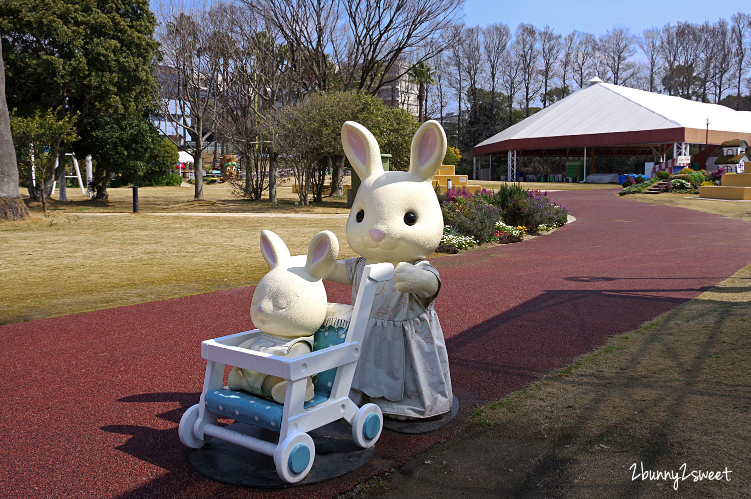 [九州｜福岡。親子景點] 香椎花園 森林家族樂園～走進放大版森林家族世界，和森林小動物們一起遊戲、野餐、合照!! 還有 20 多種遊樂設施、室內外遊樂場、主題餐廳和漂亮的花園～九州福岡遛小孩好去處 @兔兒毛毛姊妹花