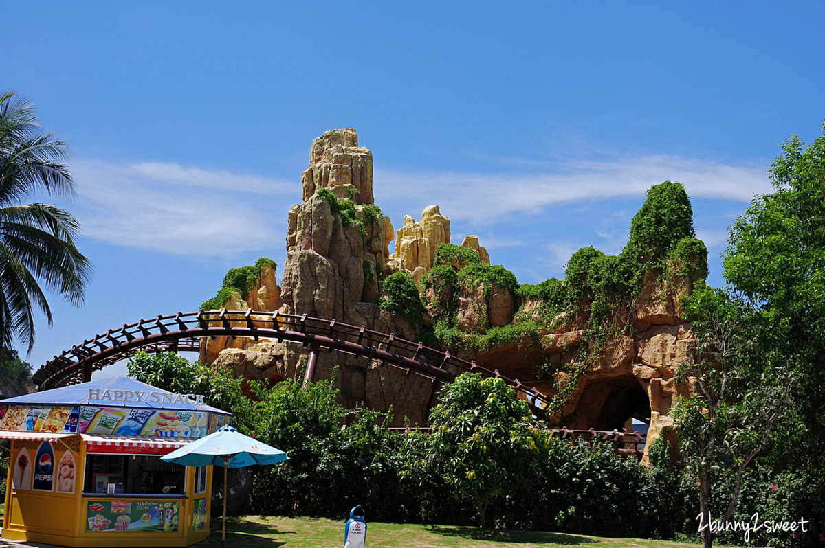 芽莊景點》芽莊珍珠島樂園 Vinpearl Land Nha Trang～陸上樂園、水上樂園，還有海底隧道水族館和動物園～親子必遊「越南迪士尼」真的好好拍也好好玩 @兔兒毛毛姊妹花