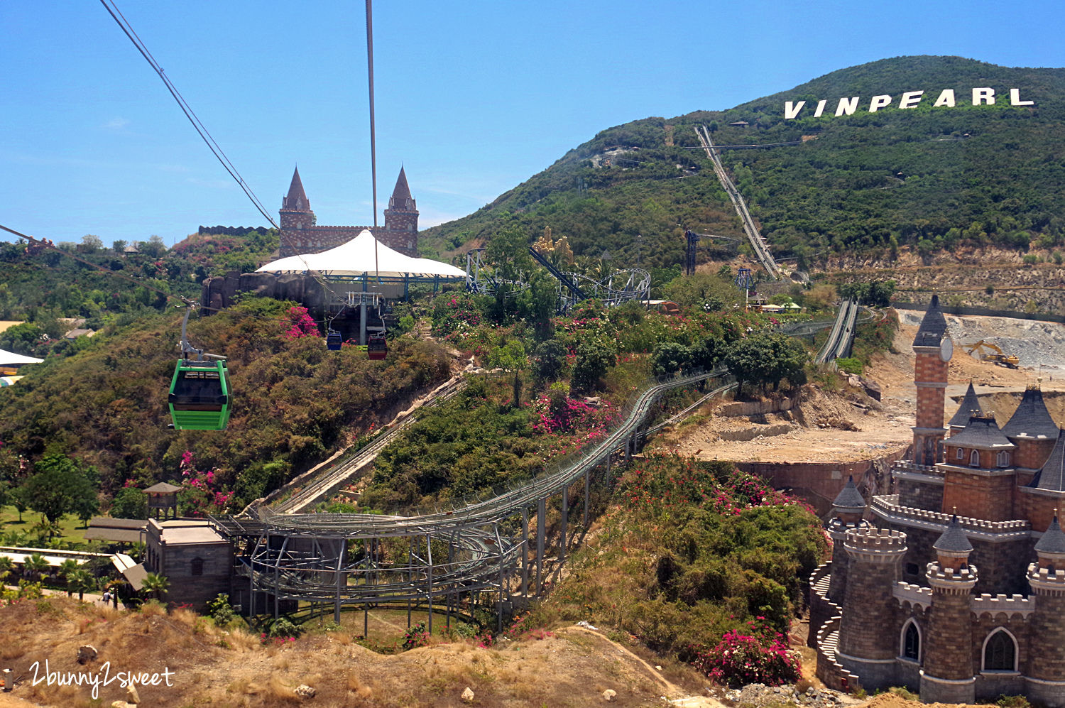 芽莊景點》芽莊珍珠島樂園 Vinpearl Land Nha Trang～陸上樂園、水上樂園，還有海底隧道水族館和動物園～親子必遊「越南迪士尼」真的好好拍也好好玩 @兔兒毛毛姊妹花