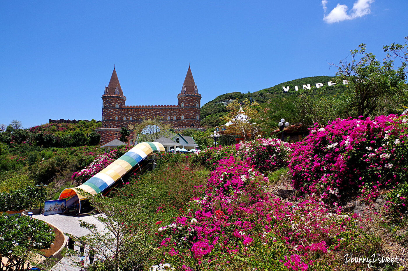 芽莊景點》芽莊珍珠島樂園 Vinpearl Land Nha Trang～陸上樂園、水上樂園，還有海底隧道水族館和動物園～親子必遊「越南迪士尼」真的好好拍也好好玩 @兔兒毛毛姊妹花