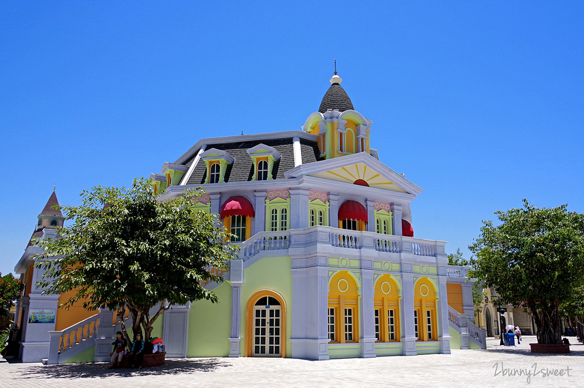 芽莊景點》芽莊珍珠島樂園 Vinpearl Land Nha Trang～陸上樂園、水上樂園，還有海底隧道水族館和動物園～親子必遊「越南迪士尼」真的好好拍也好好玩 @兔兒毛毛姊妹花