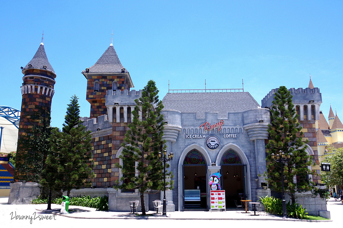 芽莊景點》芽莊珍珠島樂園 Vinpearl Land Nha Trang～陸上樂園、水上樂園，還有海底隧道水族館和動物園～親子必遊「越南迪士尼」真的好好拍也好好玩 @兔兒毛毛姊妹花