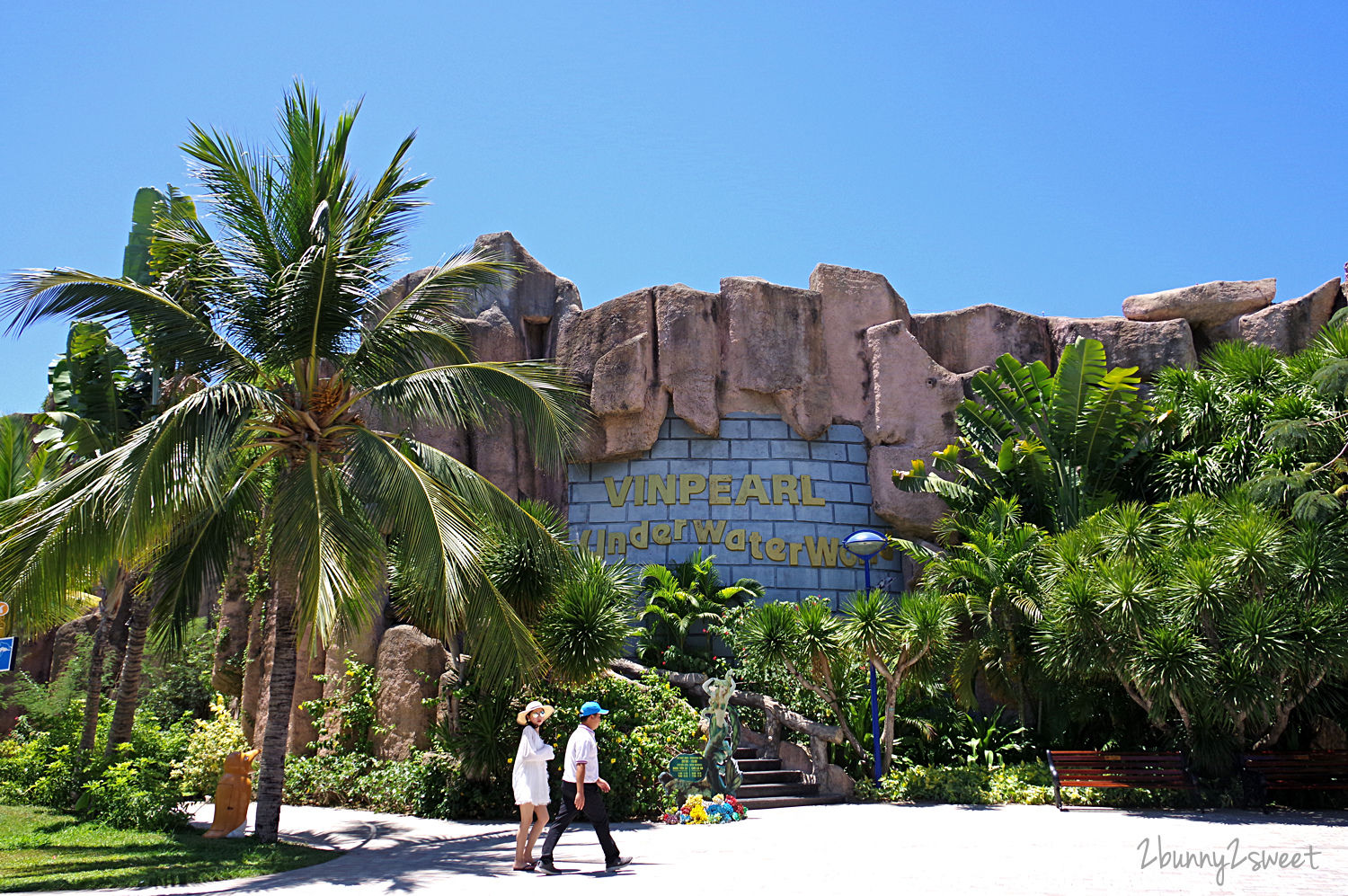 芽莊景點》芽莊珍珠島樂園 Vinpearl Land Nha Trang～陸上樂園、水上樂園，還有海底隧道水族館和動物園～親子必遊「越南迪士尼」真的好好拍也好好玩 @兔兒毛毛姊妹花