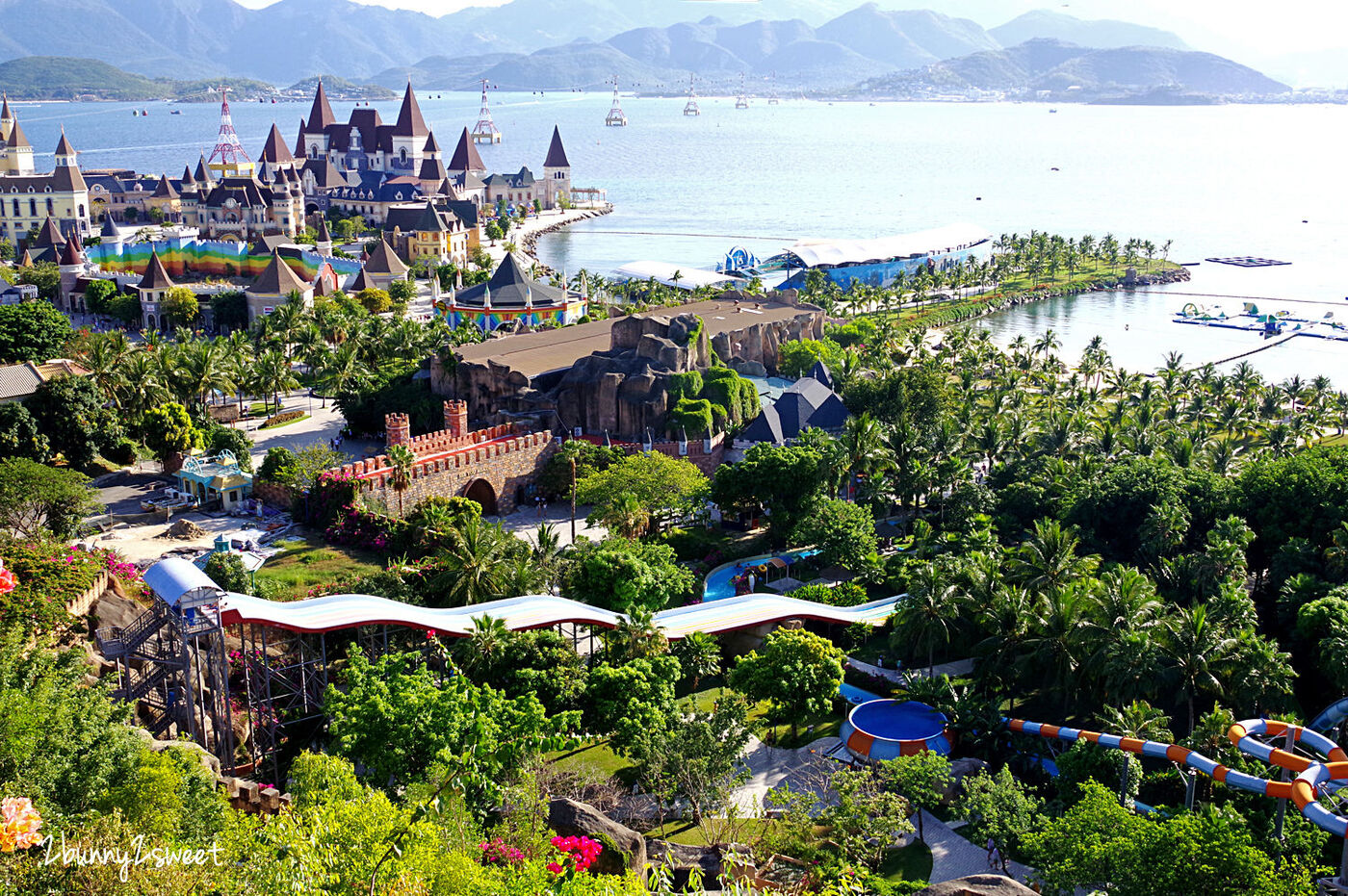 芽莊景點》芽莊珍珠島樂園 Vinpearl Land Nha Trang～陸上樂園、水上樂園，還有海底隧道水族館和動物園～親子必遊「越南迪士尼」真的好好拍也好好玩 @兔兒毛毛姊妹花