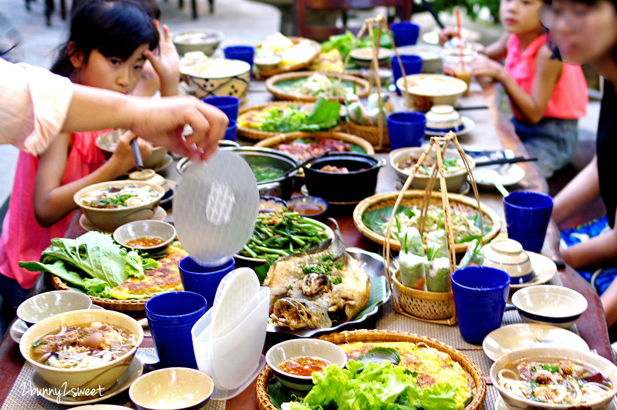 [越南｜芽莊。美食餐廳] LÀNG NGON Vietnamese Cuisine 越南小吃餐廳~在北越老村莊的百年珍珠樹下享用越南從北到南的道地傳統小吃料理｜誠旺旅行社 愛越芽莊｜芽莊直航 @兔兒毛毛姊妹花