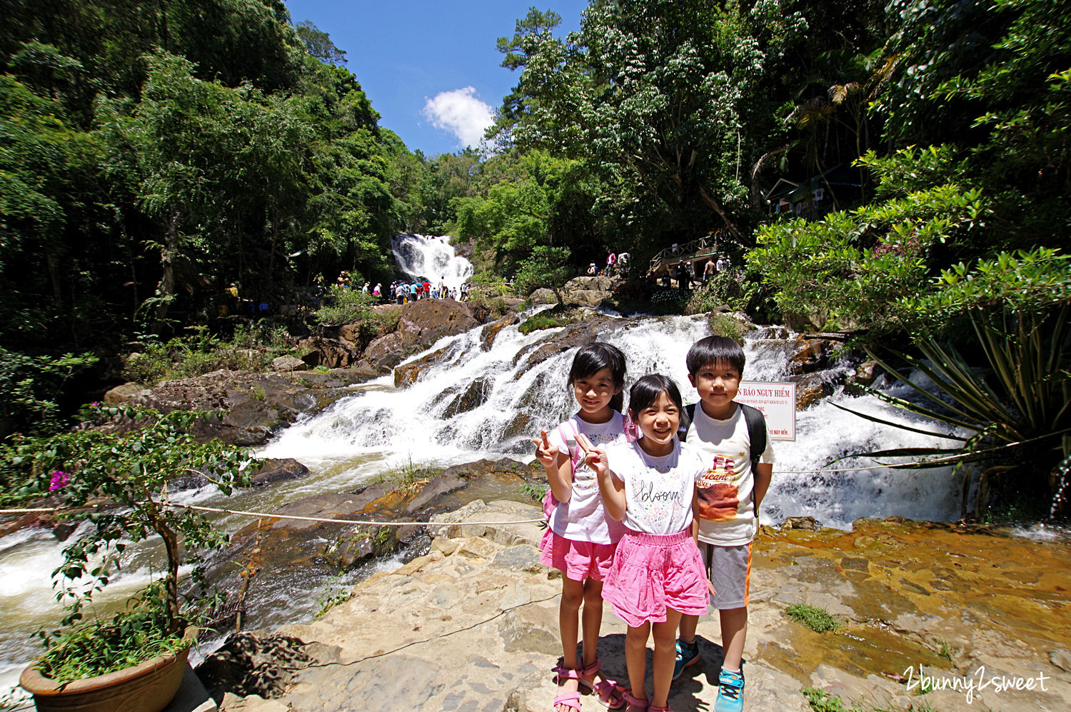 [越南｜大叻。親子景點] 達坦拉瀑布｜Datala Falls~搭乘刺激的高山過山車穿梭森林間，漫步在鳥叫蟲鳴溪水聲伴奏的芬多精步道｜誠旺旅行社 愛越芽莊｜芽莊直航｜山坡滑車 @兔兒毛毛姊妹花