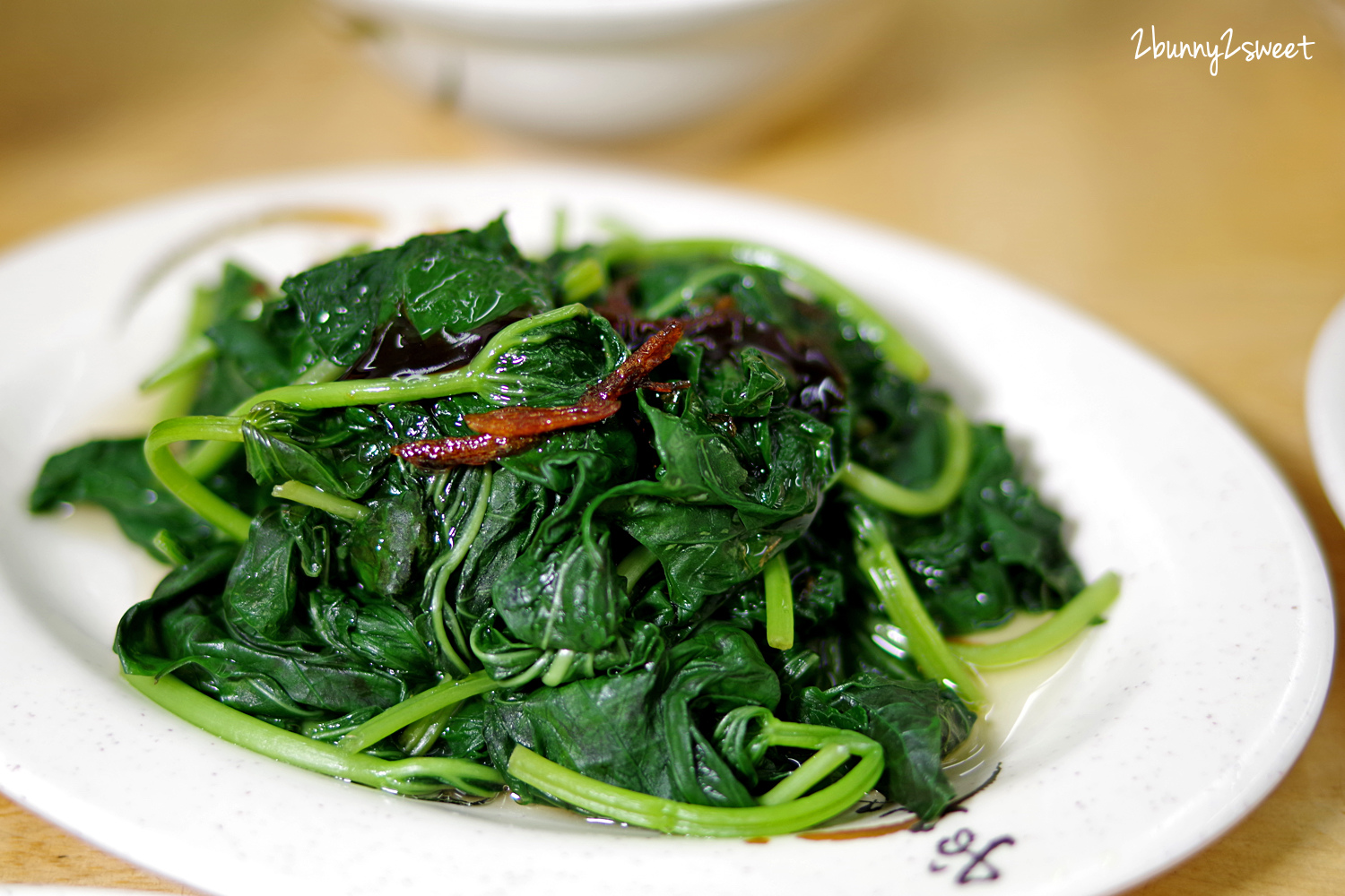 [新北｜永和。美食] 鐘點棧 當歸鴨-鴨肉飯專賣店～嫩而扎實現切鴨肉 x 清甜不膩當歸湯頭 x 松阪豬、排骨、豬腳多元菜色～永和樂華夜市內環境乾淨整潔的美食小吃 @兔兒毛毛姊妹花