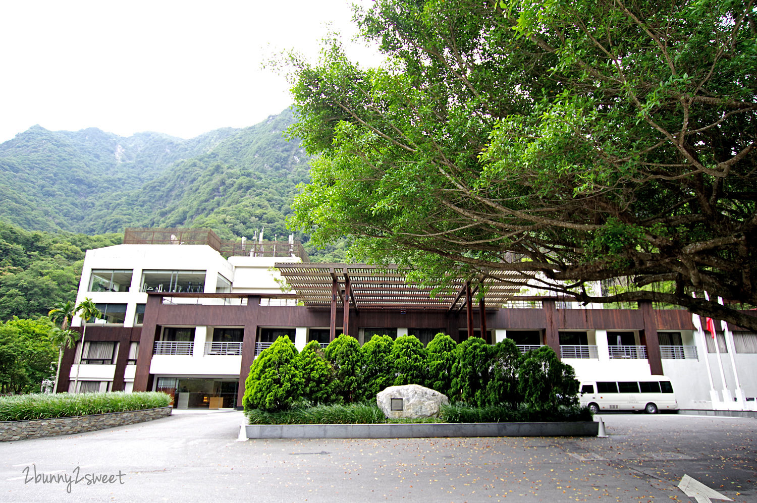 花蓮親子飯店》太魯閣晶英酒店行館樓層文山套房～景觀峽谷泳池、高質感遊戲室、戲水、啤酒咖啡點心免費 minibar～極致奢華的度假享受 @兔兒毛毛姊妹花