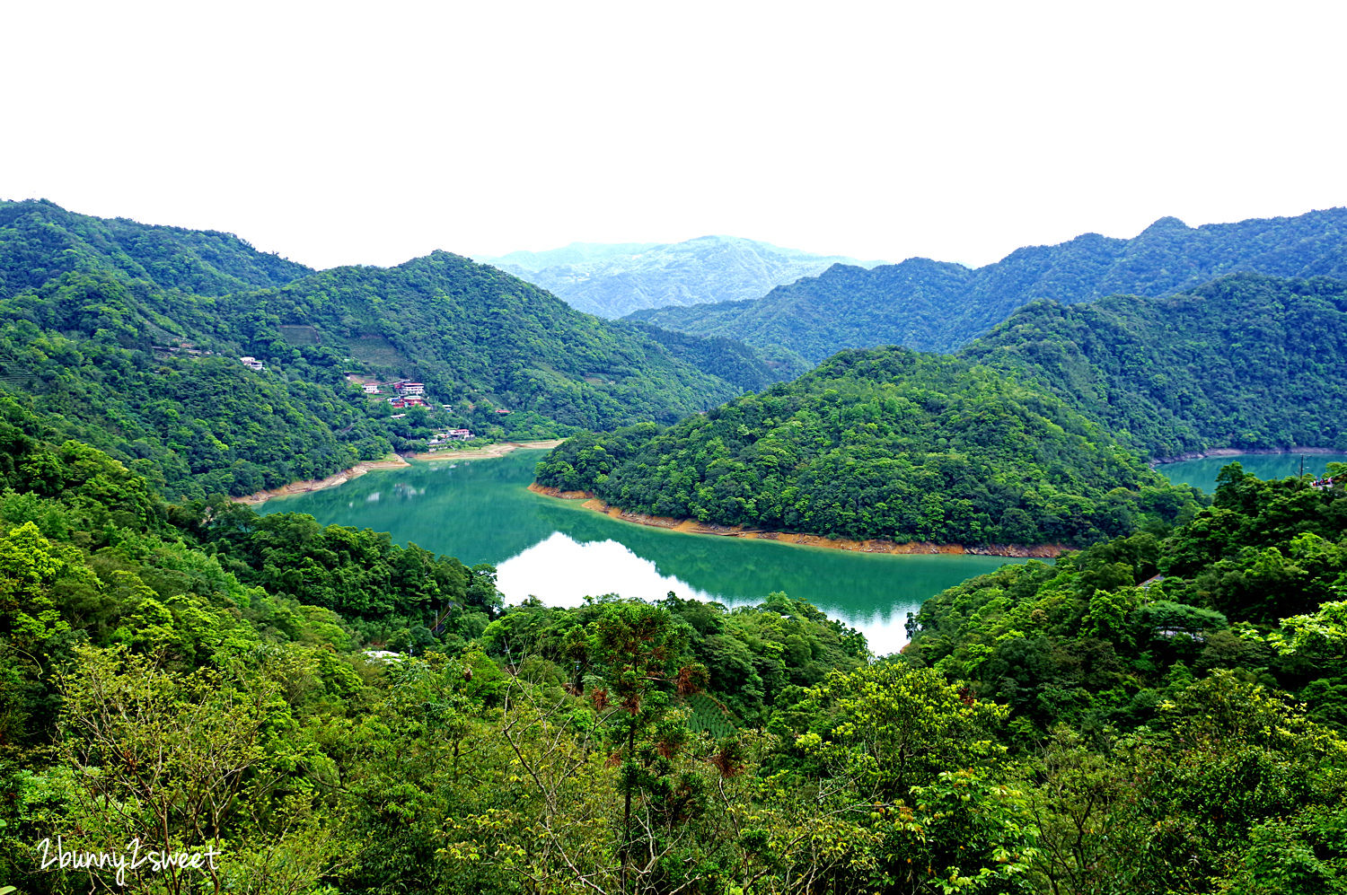 石碇千島湖觀景臺｜千島湖最佳拍照點 原來是個免門票的私人小吃店～雲鄉茶園 @兔兒毛毛姊妹花