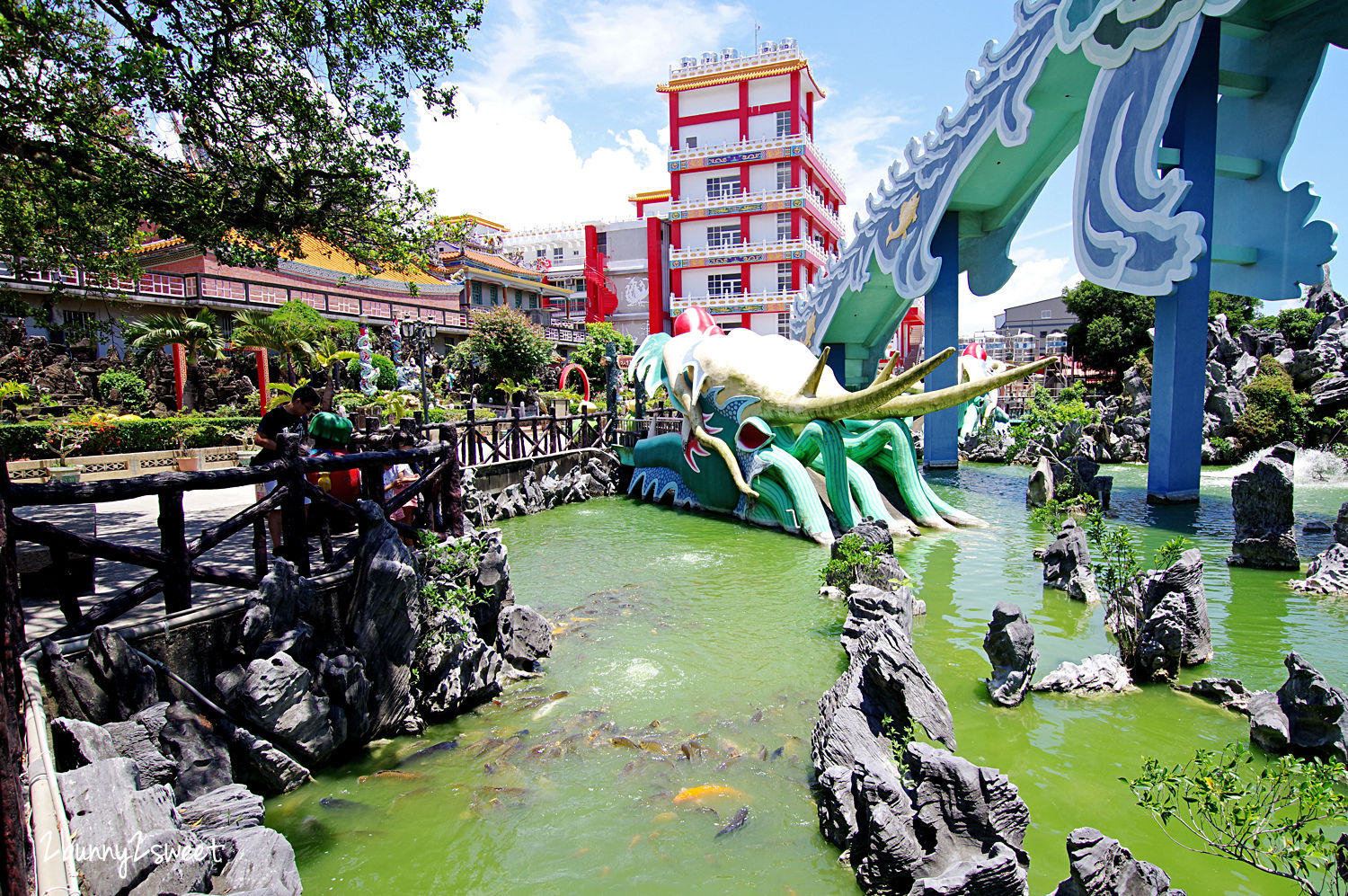 台南親子景點》麻豆代天府～放電滾輪溜滑梯、大沙坑、遊戲區 x 體驗上天堂或是下地獄 ～超歡樂又超壯觀的王爺廟 @兔兒毛毛姊妹花