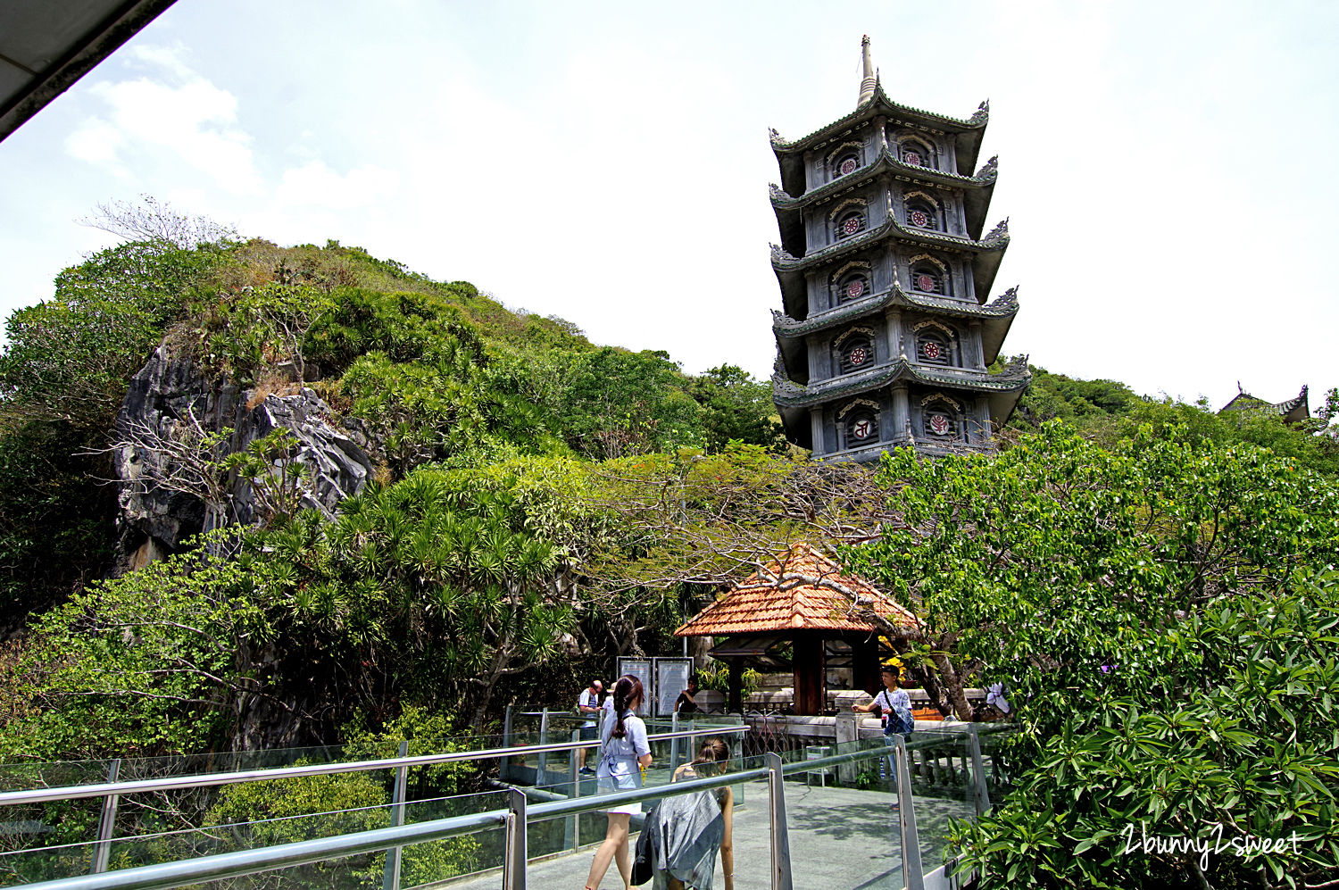 [越南｜峴港。景點] 五行山 Ngũ Hành Sơn~大理石山裡藏著莊嚴佛寺、洞窟大佛、壯麗美景～峴港必遊 Marble Mountain｜中越旅遊｜Bamboo Airway 越竹航空｜峴港直航｜誠旺旅行社 愛越峴港 @兔兒毛毛姊妹花