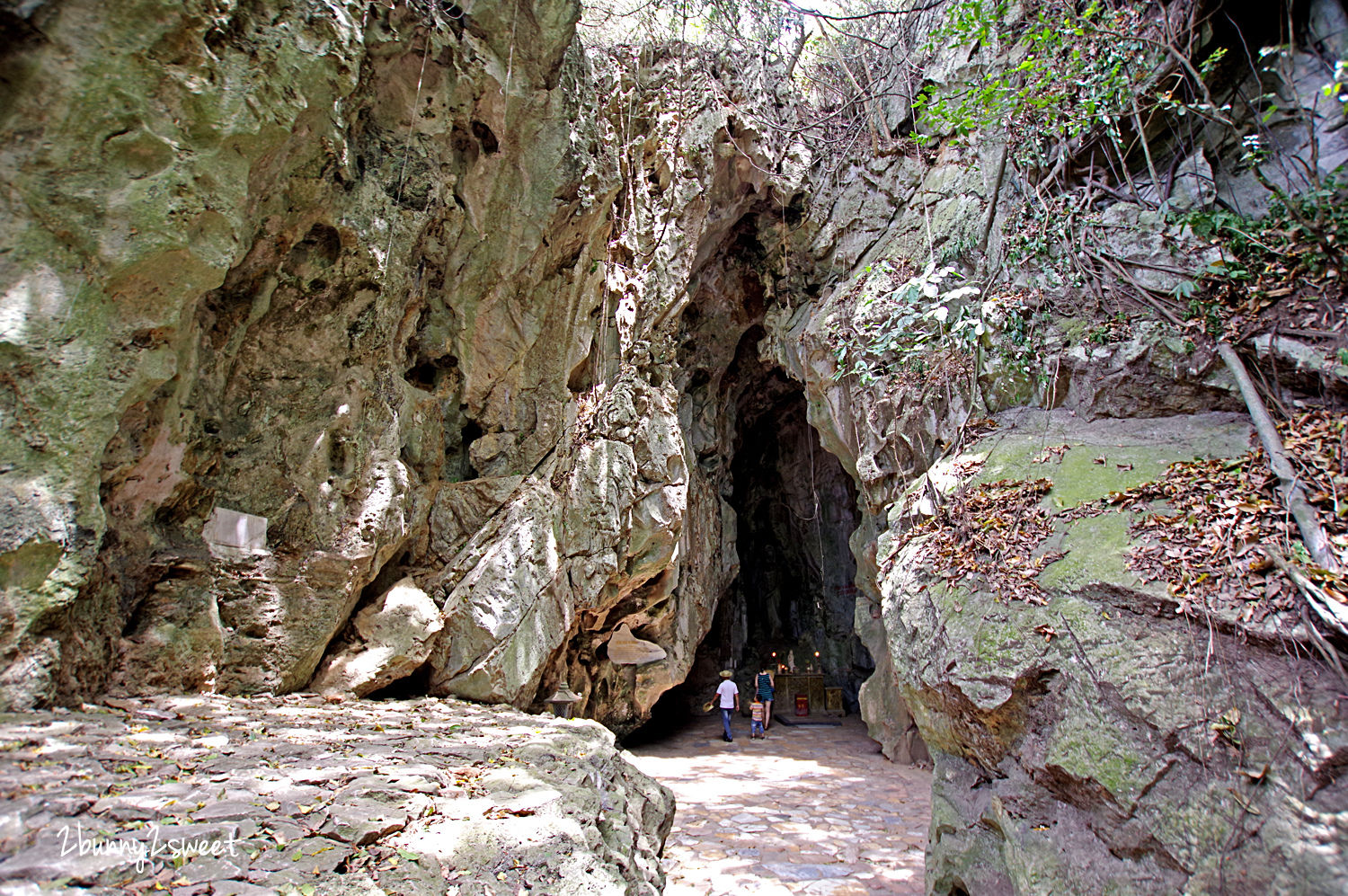 [越南｜峴港。景點] 五行山 Ngũ Hành Sơn~大理石山裡藏著莊嚴佛寺、洞窟大佛、壯麗美景～峴港必遊 Marble Mountain｜中越旅遊｜Bamboo Airway 越竹航空｜峴港直航｜誠旺旅行社 愛越峴港 @兔兒毛毛姊妹花