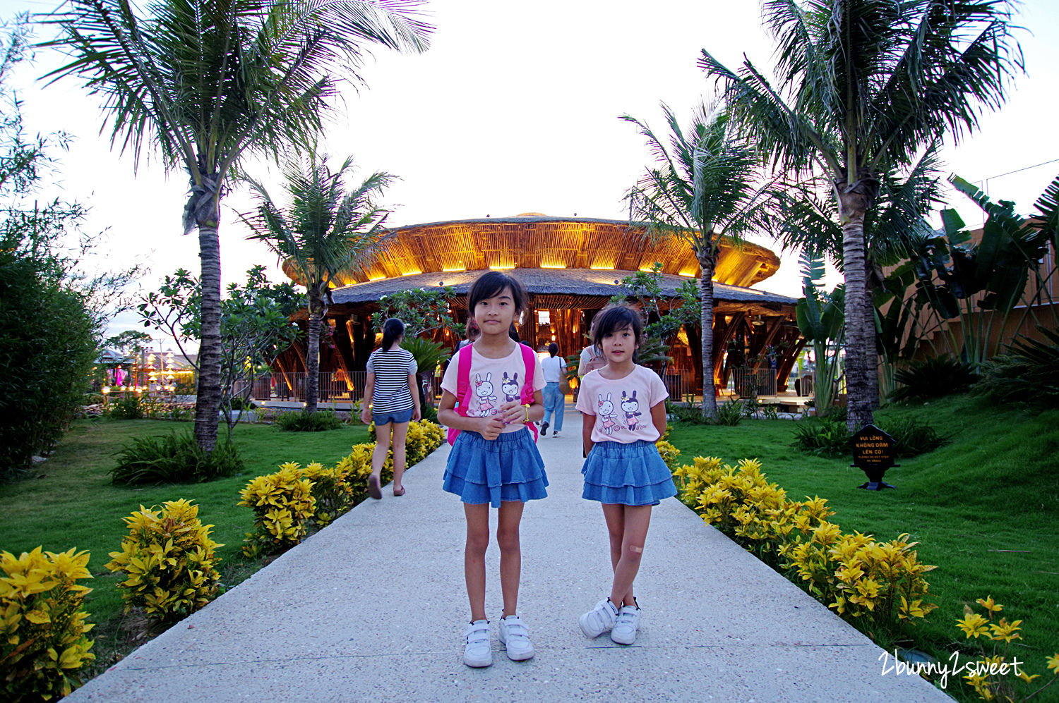 [越南｜會安。景點｜美食] 會安印象主題公園 Hoi An impression Theme park～結合仿真會安古鎮街景和多項傳統表演的全新景點 x 會安記憶 Hoi An Memories 大型實景表演 x 竹子特色餐廳精緻豐盛晚餐｜中越必遊景點｜會安古城｜Bamboo Airway 越竹航空｜誠旺旅行社 @兔兒毛毛姊妹花