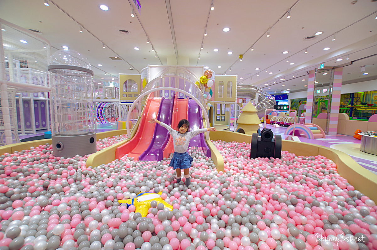 新北室內樂園》KID&#8217;s 建築樂園-夢想城體驗館 2019 全新改裝～馬卡龍色系夢幻場景 x 酷炫科技互動遊戲區～新北中和好拍又放電的親子樂園｜室內景點｜雨天景點 @兔兒毛毛姊妹花