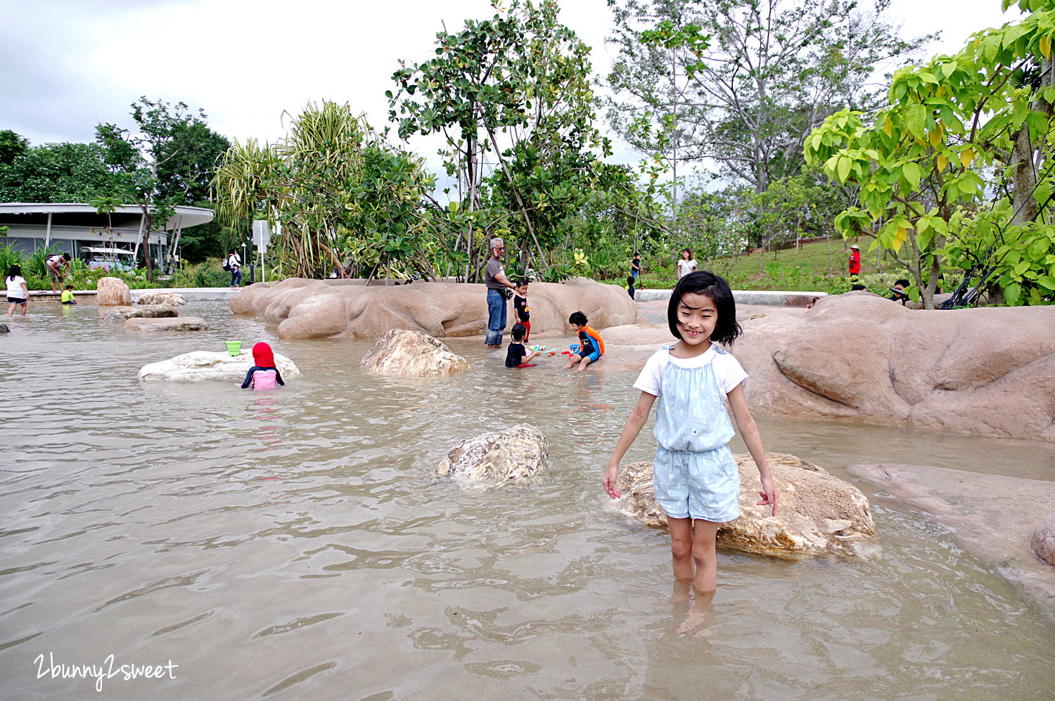 [新加坡。親子景點] 裕廊湖花園 Jurong Lake Gardens～新加坡第三個國家級公園全新開放!! Forest Ramble 兒童森林遊戲區、Clusia Cove 戲水區～親子必訪免費景點｜裕廊湖花園地圖｜裕廊湖花園交通｜2020 新加坡必玩景點 @兔兒毛毛姊妹花