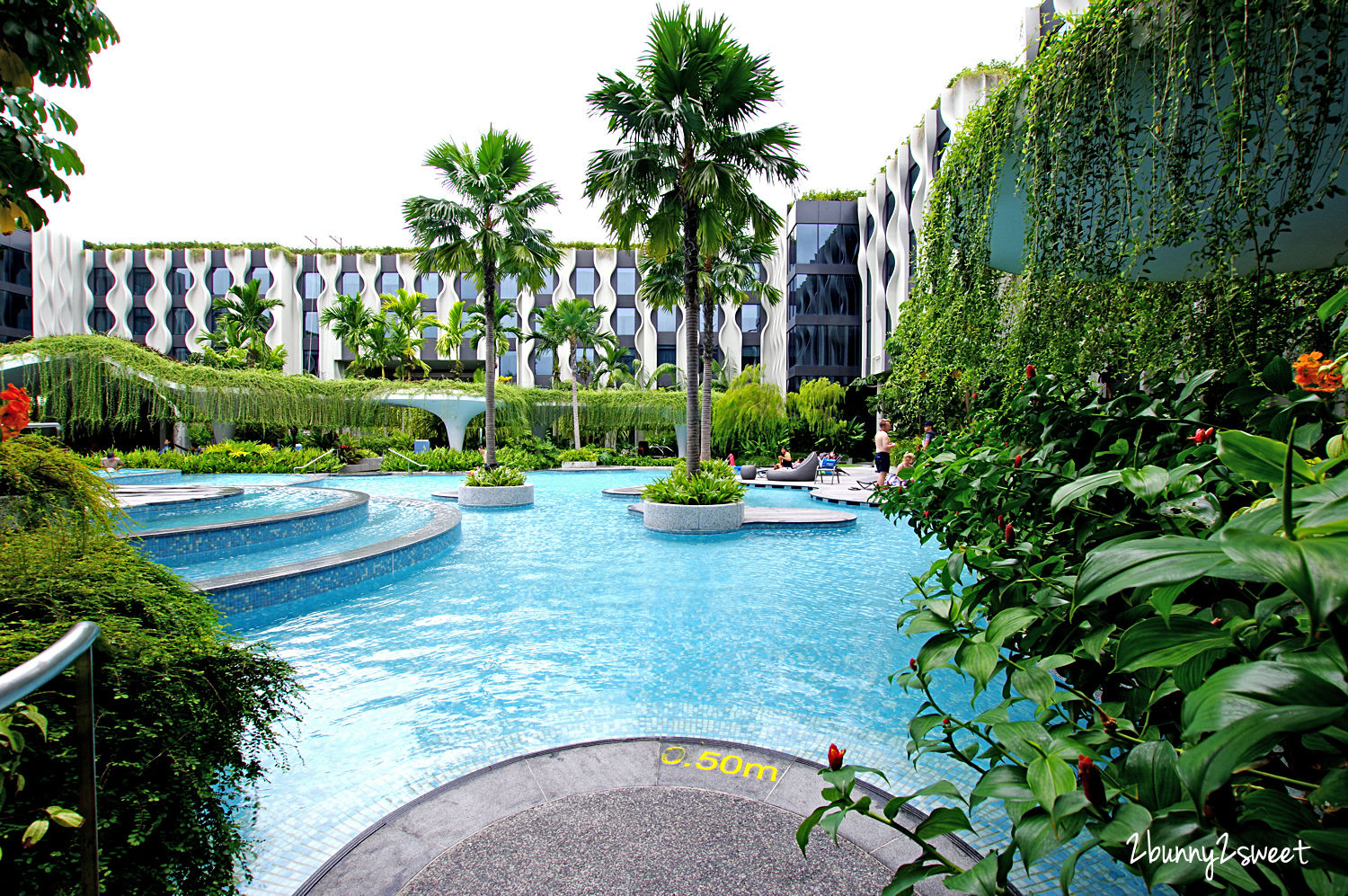 新加坡親子飯店》悅樂聖淘沙酒店 Village Hotel Sentosa by Far East Hospitality～四大主題泳池、親子家庭房型，聖淘沙第一名親子飯店｜聖淘沙鄉村飯店 @兔兒毛毛姊妹花