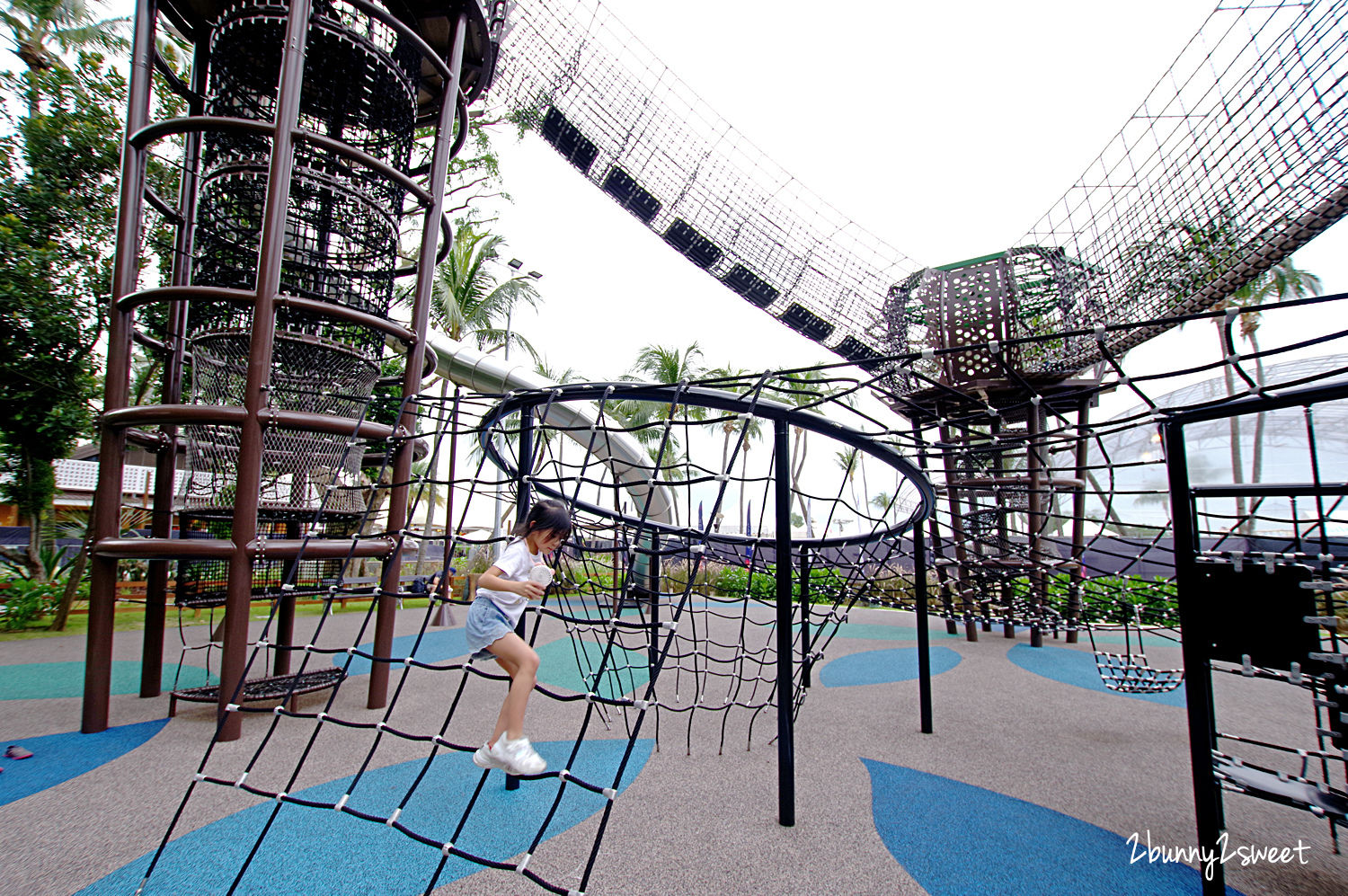 聖淘沙景點》Nestopia 樂享國~Siloso 西索海灘旁的親子遊樂園，攀爬繩網、超長溜滑梯超好玩 @兔兒毛毛姊妹花