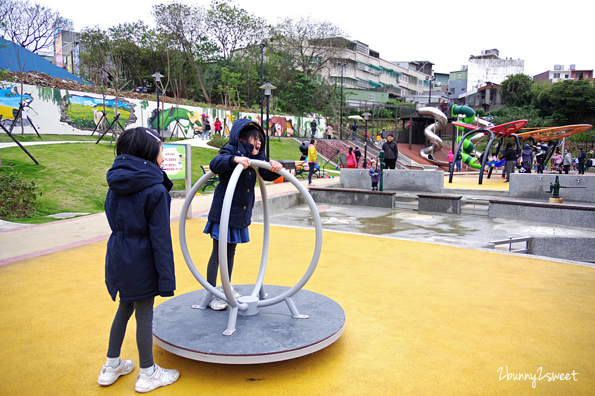 新北特色公園【鶯歌永吉公園】傑克魔豆主題溜滑梯遊戲場，還有3D彩繪牆、炮仗花海 @兔兒毛毛姊妹花