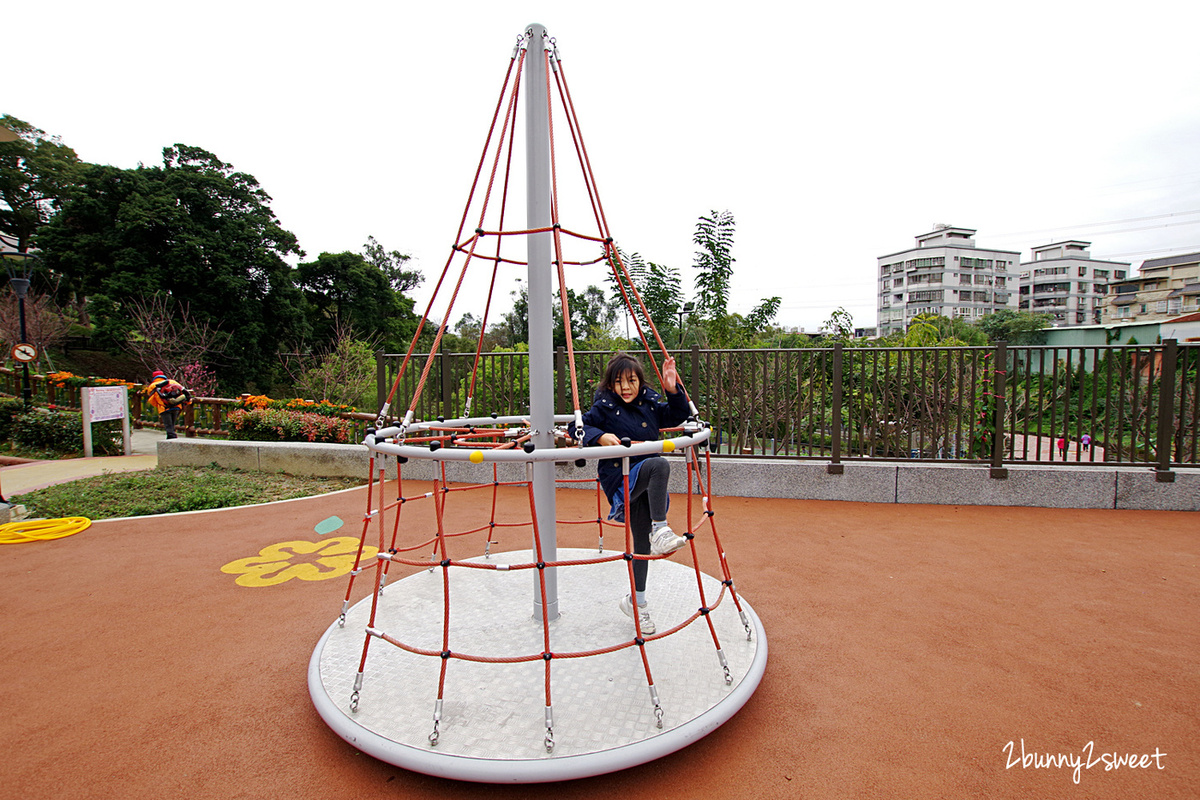 新北特色公園【鶯歌永吉公園】傑克魔豆主題溜滑梯遊戲場，還有3D彩繪牆、炮仗花海 @兔兒毛毛姊妹花