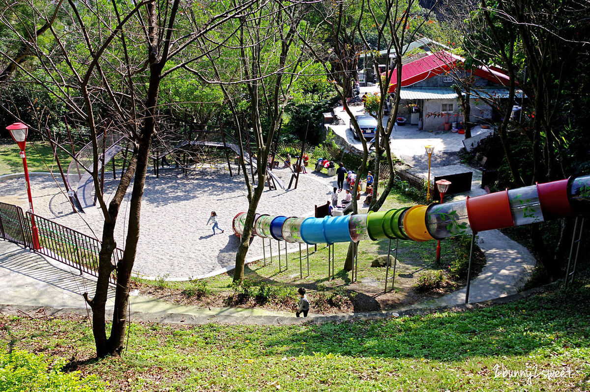 三峽中山公園｜30米彩虹樹藤溜滑梯嗨翻天，三峽老街附近超放電特色公園兒童遊戲場 @兔兒毛毛姊妹花