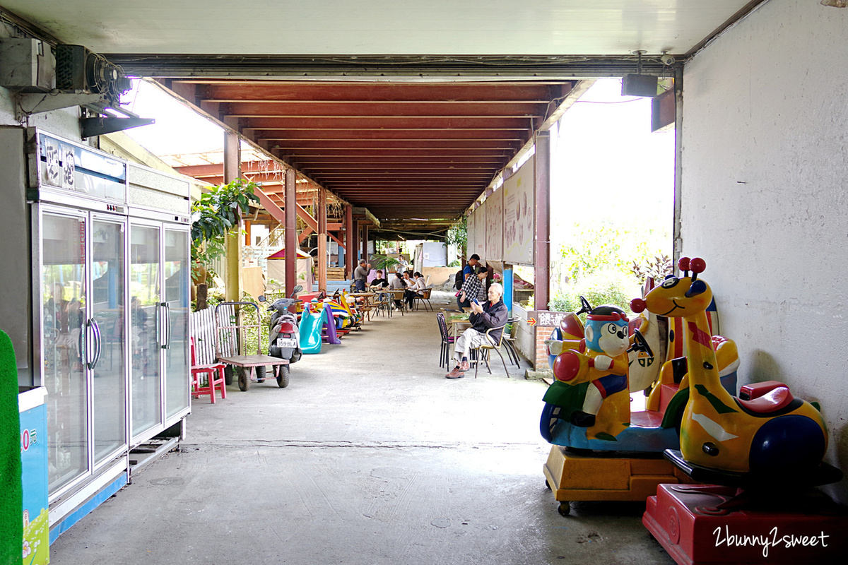 宜蘭員山親子景點》可達休閒羊場～免門票 超便宜餵動物農場～100 元可以餵羊喝奶吃草、餵雞、餵鴨、餵鵝、餵兔子、餵自己，還有羊奶冰淇淋 DIY｜宜蘭免費景點 @兔兒毛毛姊妹花