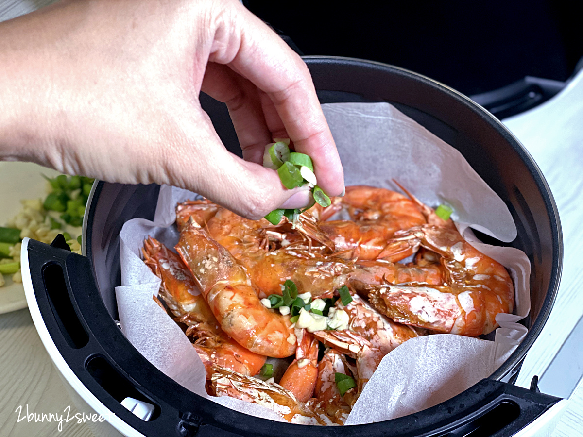 氣炸鍋食譜》氣炸蒜香鹽酥蝦～在家也能輕鬆做出美味胡椒蝦，氣炸 10 多分鐘香噴噴上桌｜氣炸胡椒蝦溫度及時間｜氣炸鍋料理懶人食譜 @兔兒毛毛姊妹花