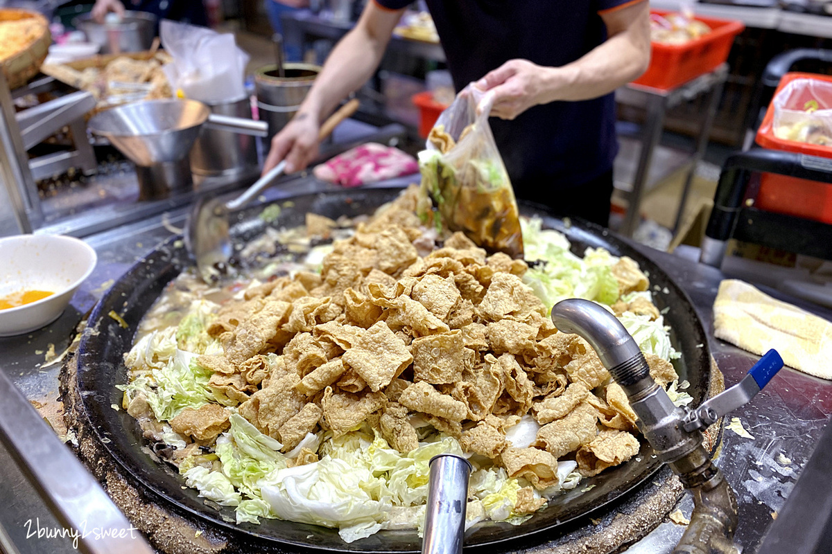 珍珍海產粥｜嘉義美食文化路夜市排隊名店，100元海產粥好鮮甜，香煎虱目魚肚更正點 @兔兒毛毛姊妹花