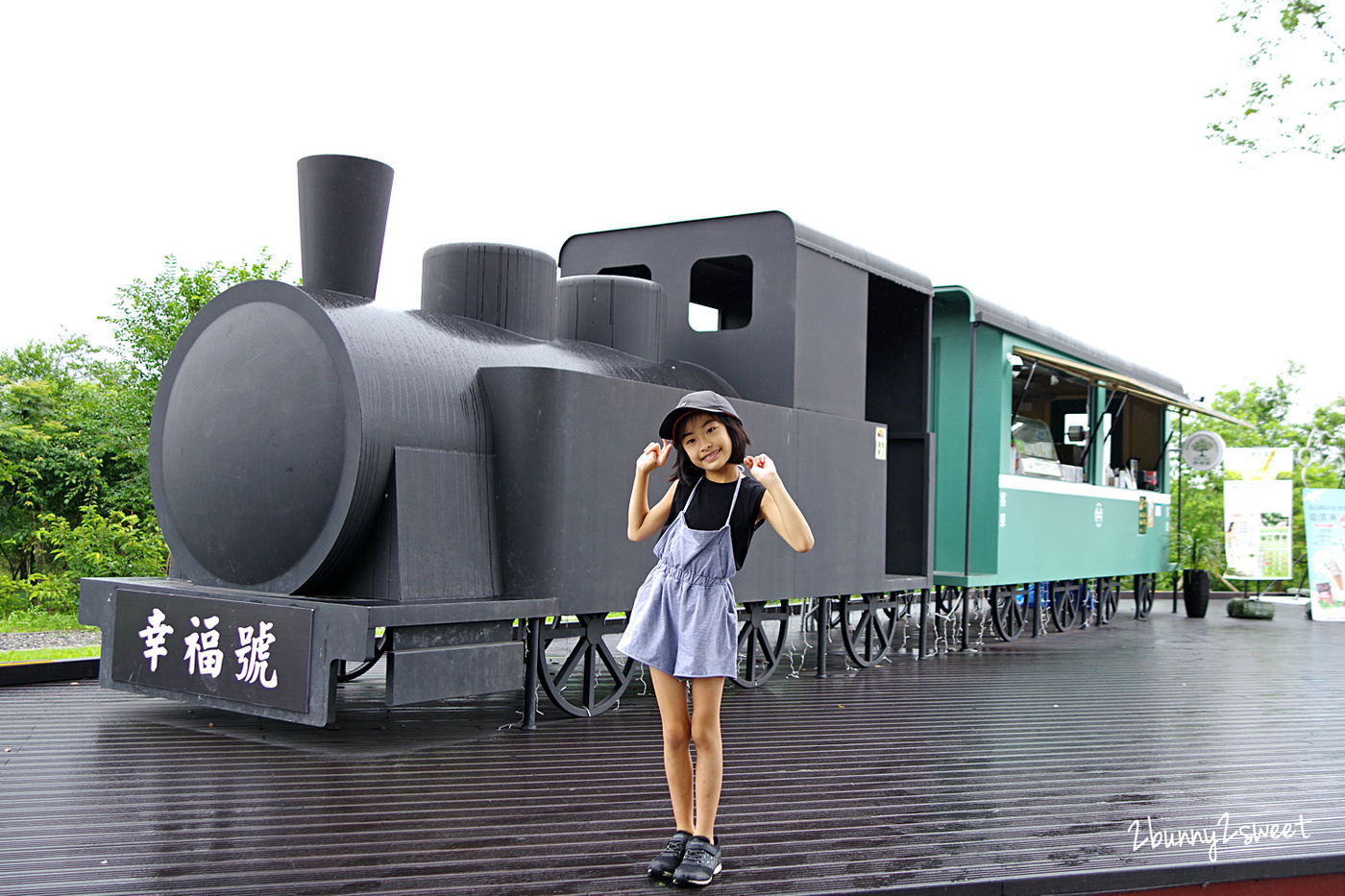 宜蘭三星親子景點》天送埤車站｜天送埤鐵道園區~來去天藍色懷舊木造車站 搭乘復刻版林鐵小火車～宜蘭三星免費景點｜宜蘭三星一日遊｜天送埤小火車時間、票價 @兔兒毛毛姊妹花